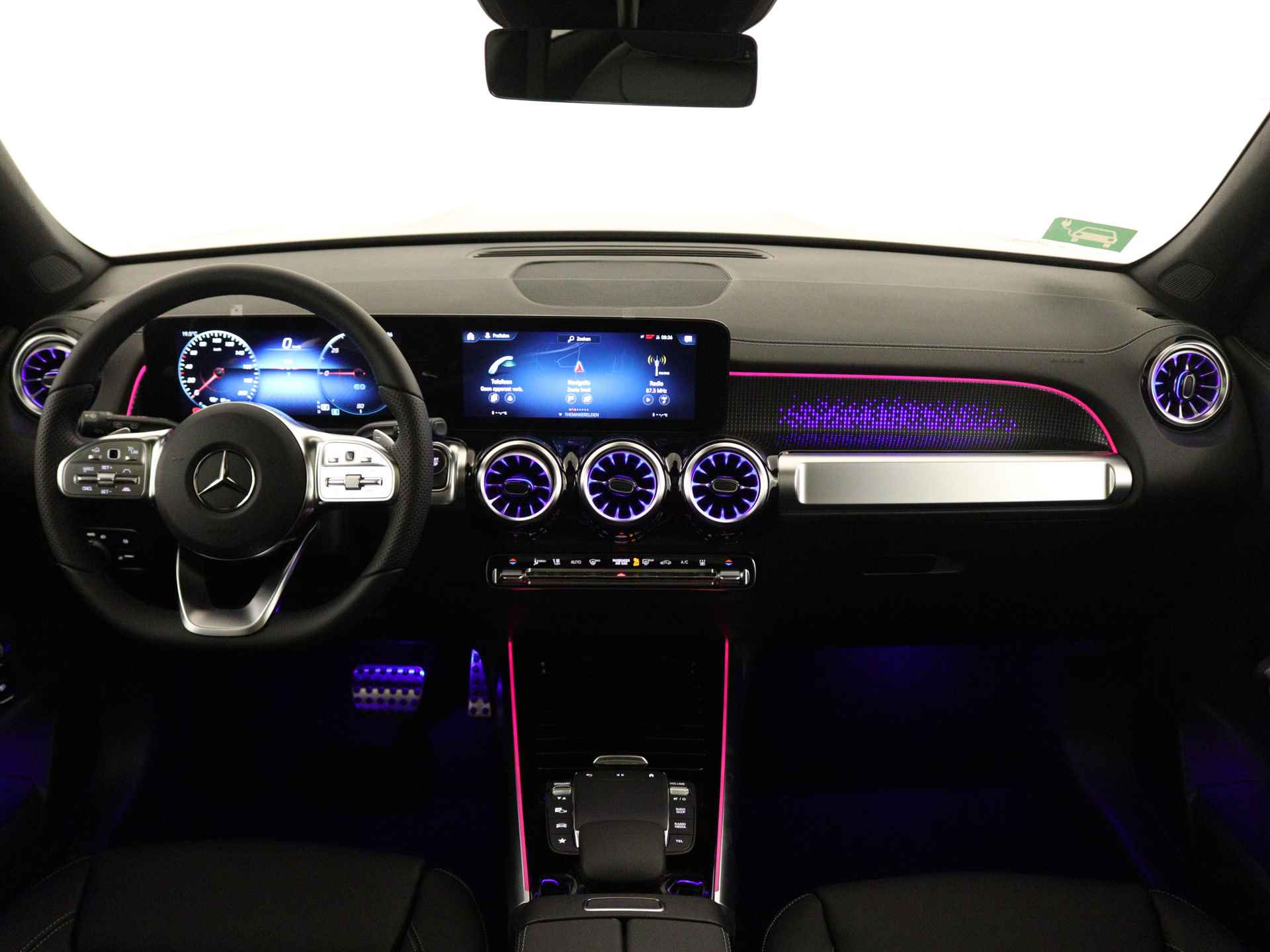 Mercedes-Benz EQB 300 4MATIC AMG Line 7p. 67 kWh | Panoramaschuifdak | Nightpakket | Premium pakket | Sfeerverlichting | | KEYLESS-GO comfort pakket | Stoelverwarming vooraan | MBUX augmented reality voor navigatie | beschikbaar 08/2024 - 5/40