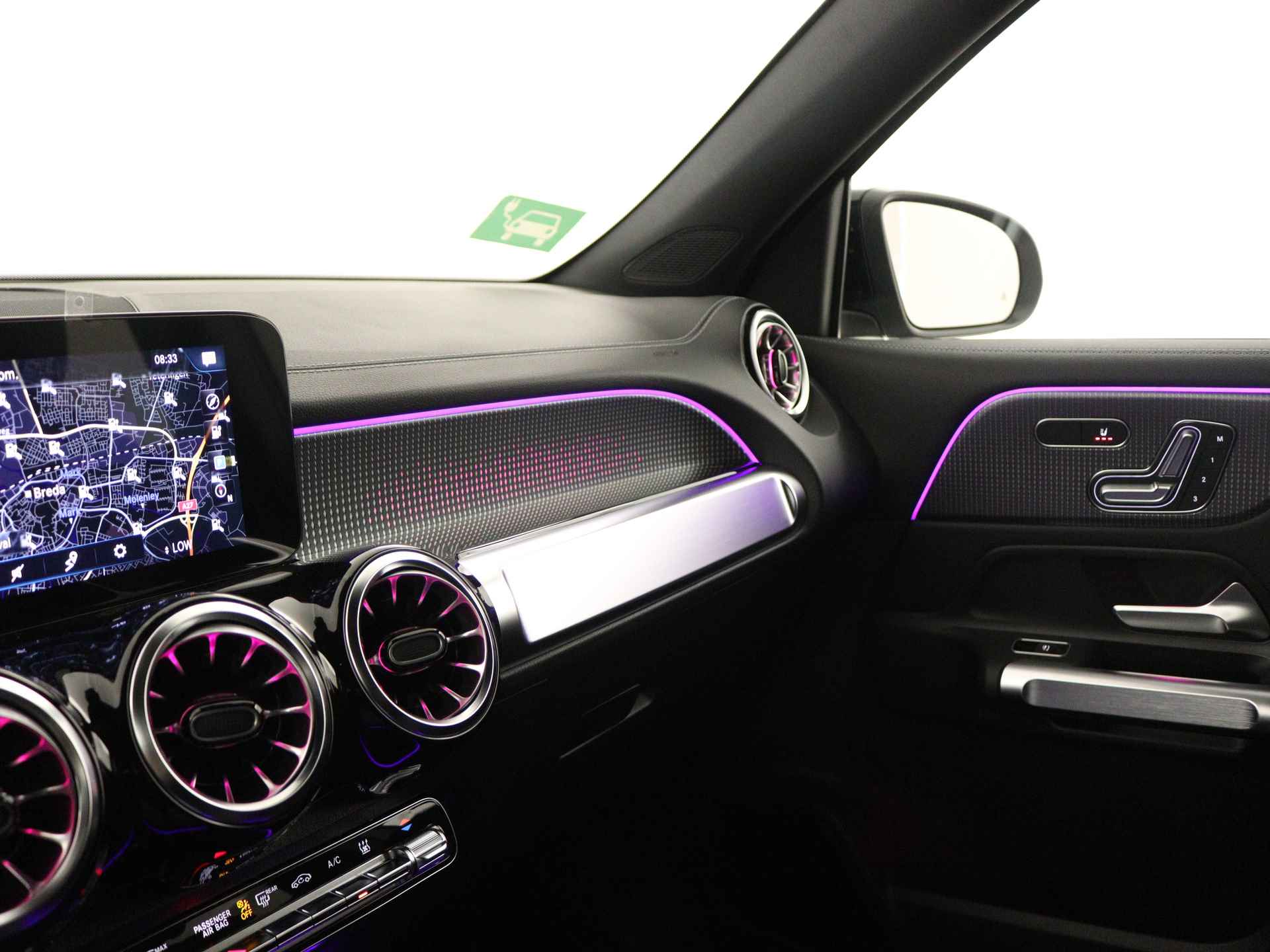 Mercedes-Benz EQB 300 4MATIC AMG Line 7p. 67 kWh | Panoramaschuifdak | Nightpakket | Premium pakket | Sfeerverlichting | | KEYLESS-GO comfort pakket | Stoelverwarming vooraan | MBUX augmented reality voor navigatie | beschikbaar 08/2024 - 7/40