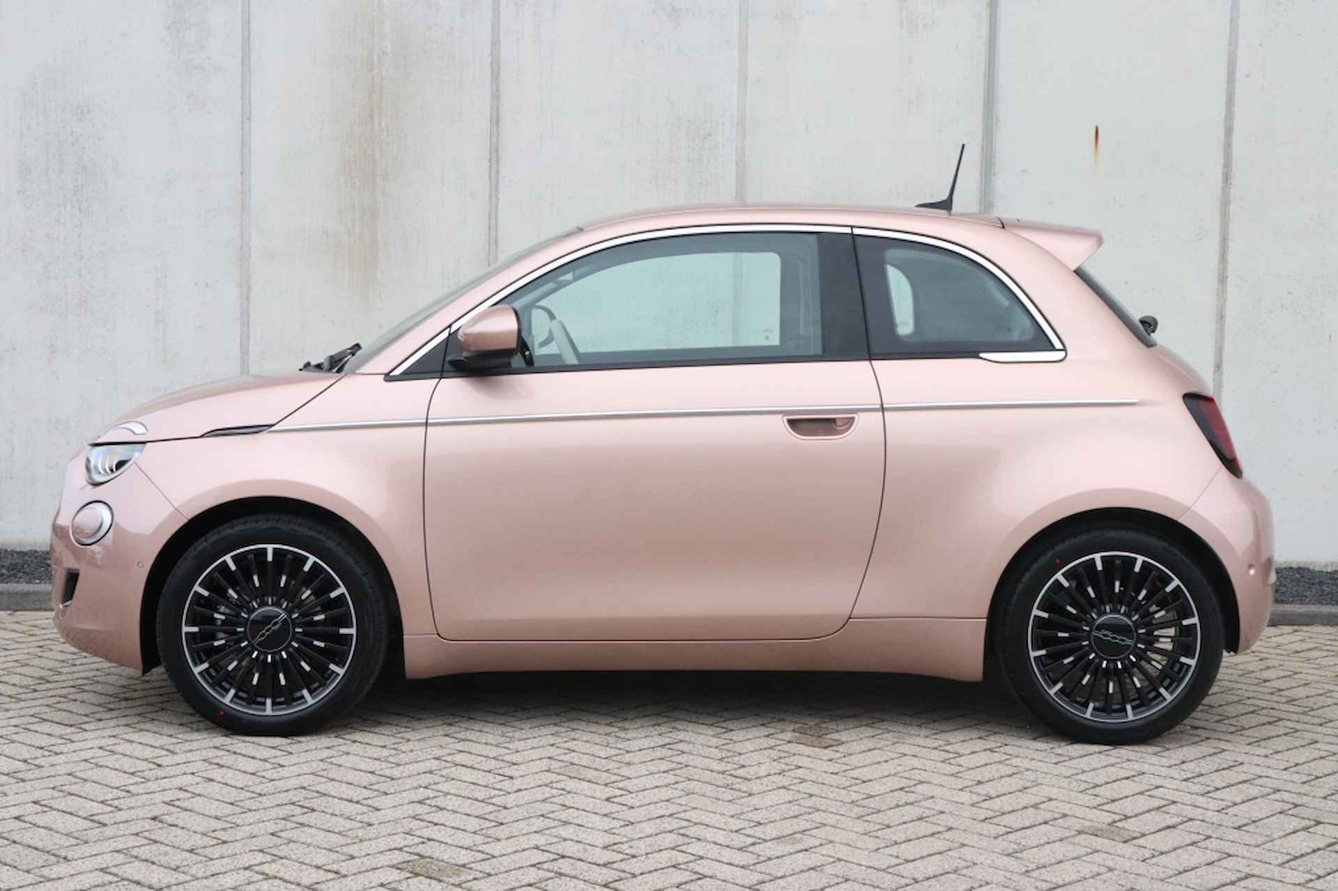 Fiat 500 3+1 La Prima 42 kWh | Pack Winter | Navi | 17" - 6/26