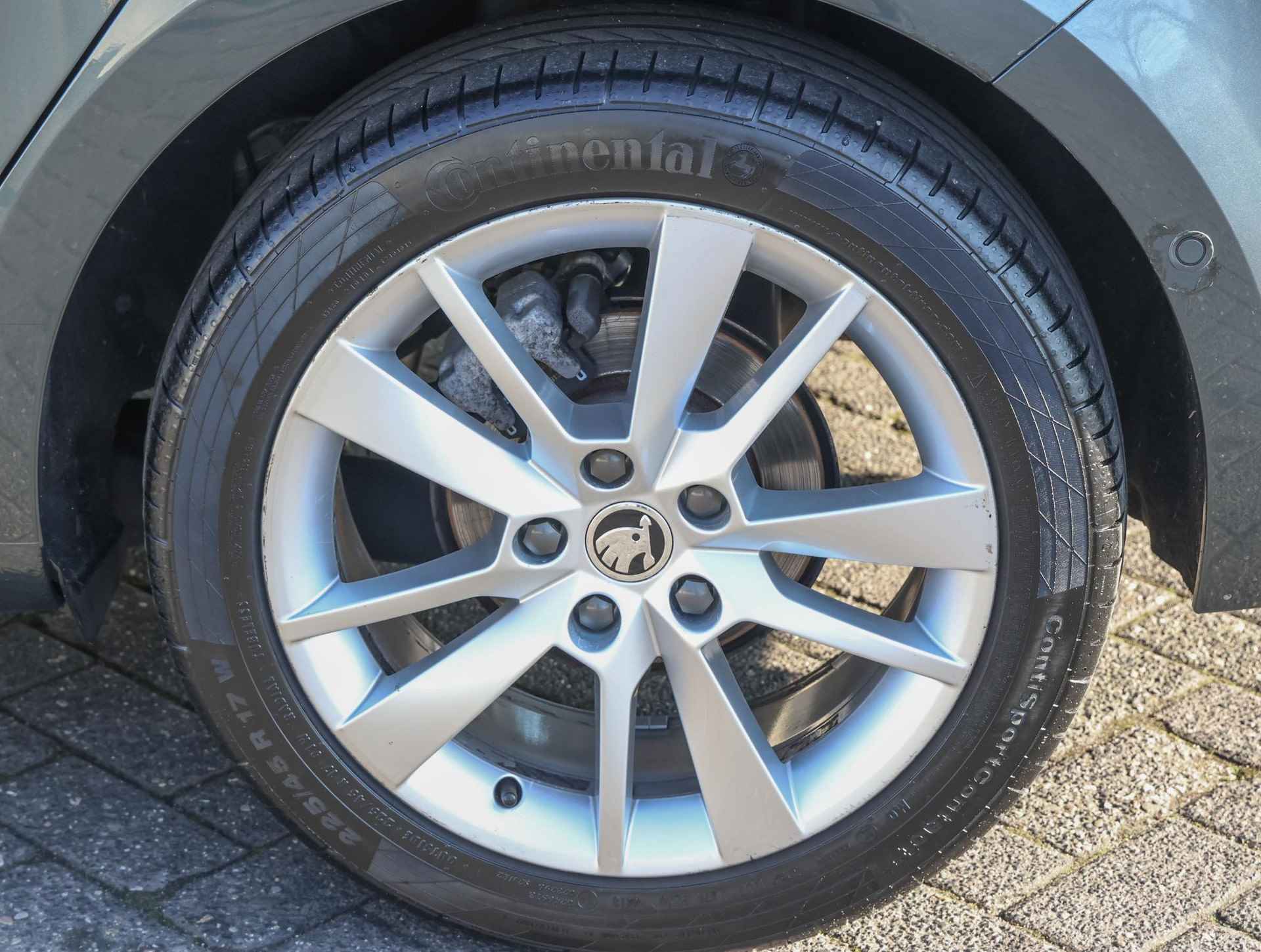 Skoda Octavia Combi 120pk TDI Style ( 1ste eigenaar | Trekhaak | AUTOMAAT | LEER | Parkeersensoren | LED ) - 22/46