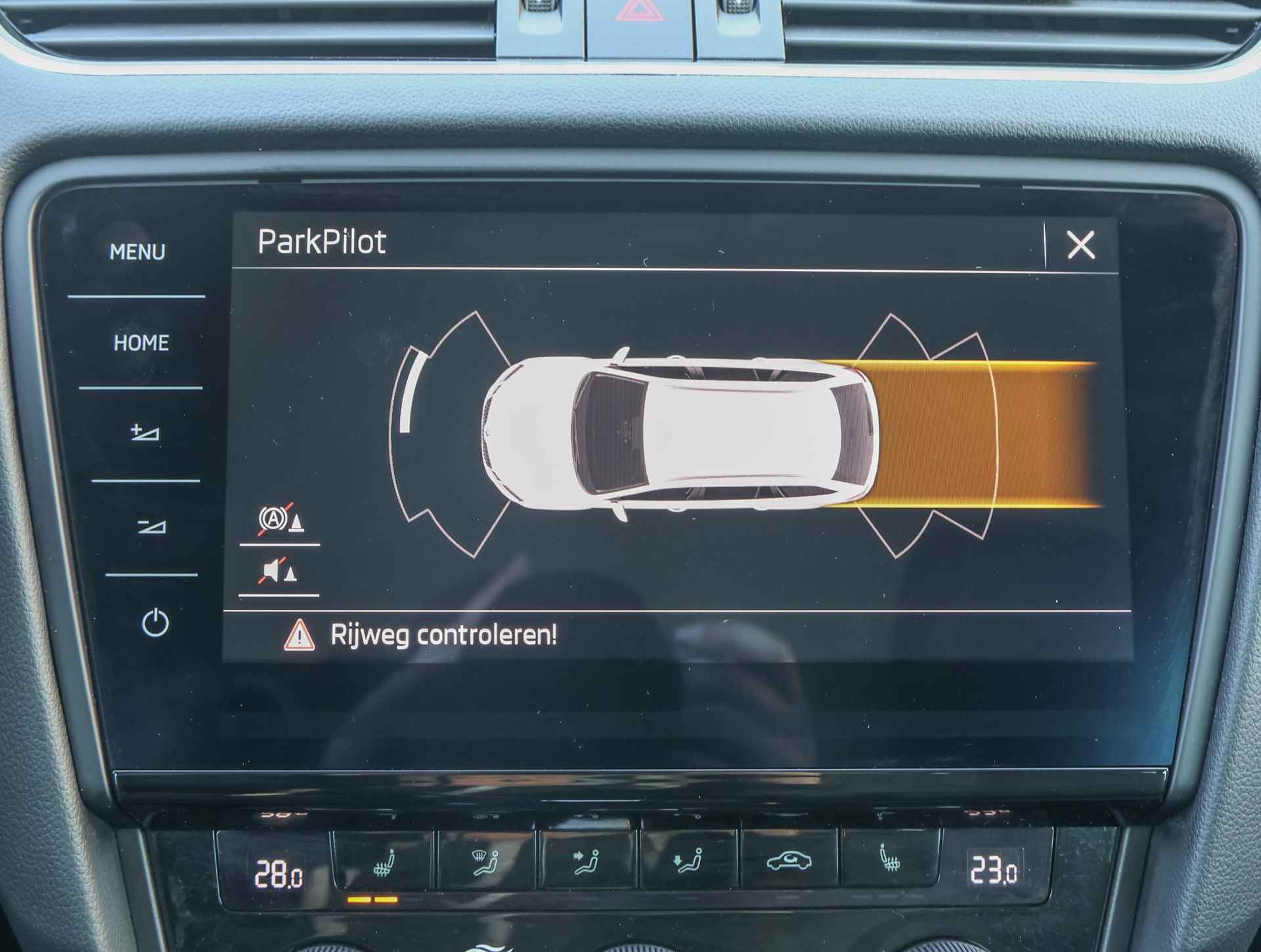 Skoda Octavia Combi 120pk TDI Style ( 1ste eigenaar | Trekhaak | AUTOMAAT | LEER | Parkeersensoren | LED ) - 41/46