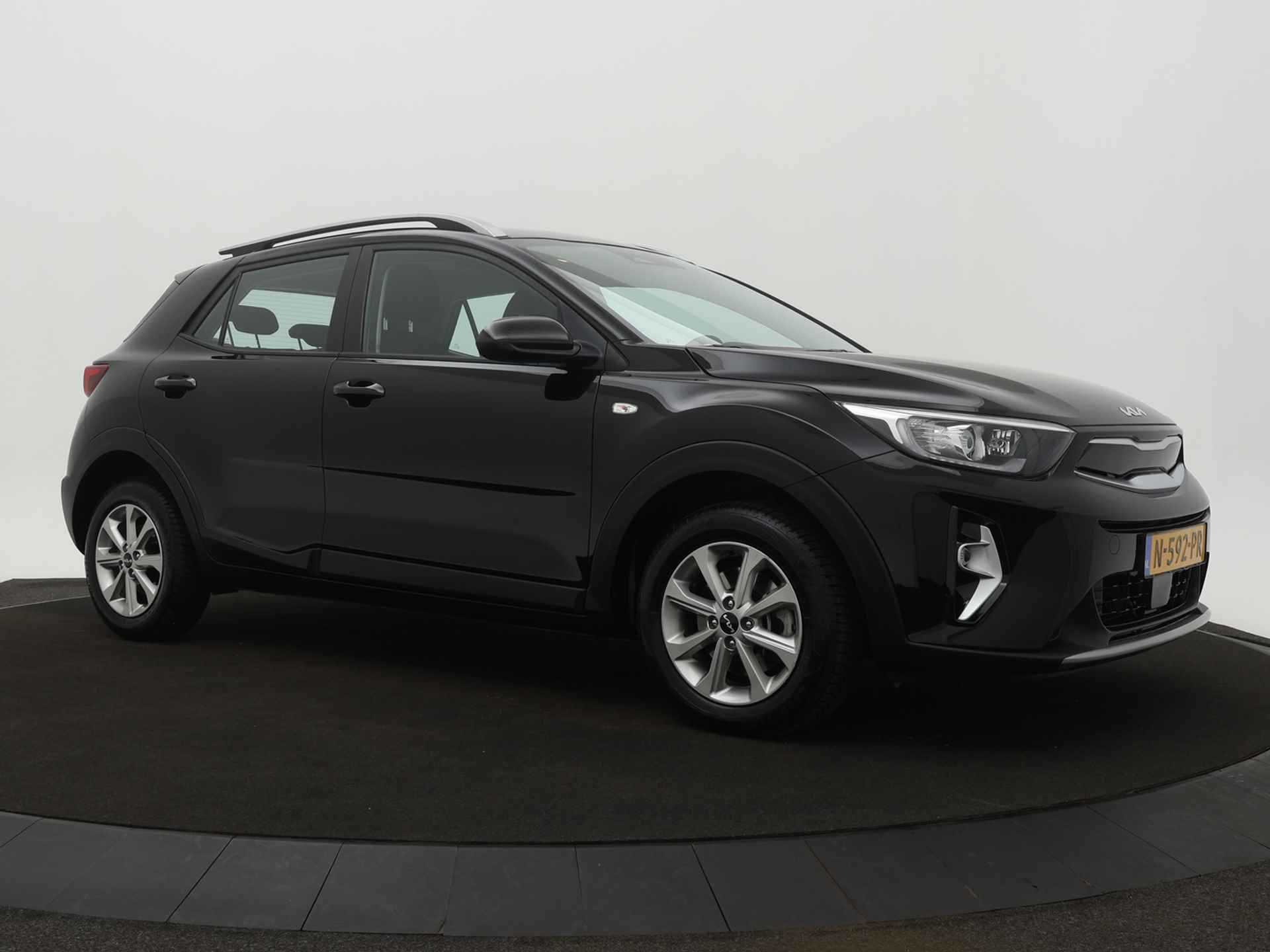 Kia Stonic 1.0 T-GDi MHEV DynamicLine - Navigatie - Climate Control - Camera - Apple Carplay/Android Auto - Fabrieksgarantie tot 12-2028 - 11/45