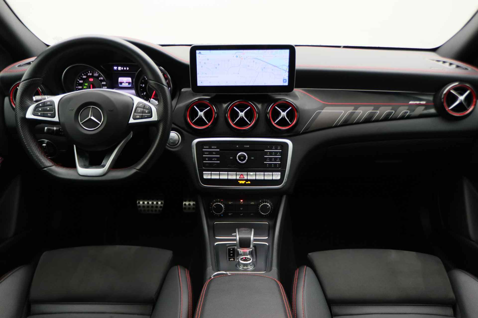 Mercedes-Benz GLA 45 AMG 4Matic Premium Plus Automaat LED, Panoramadak, Cruise, Camera, PDC, Navigatie, Stoelverw., 19'' - 2/56
