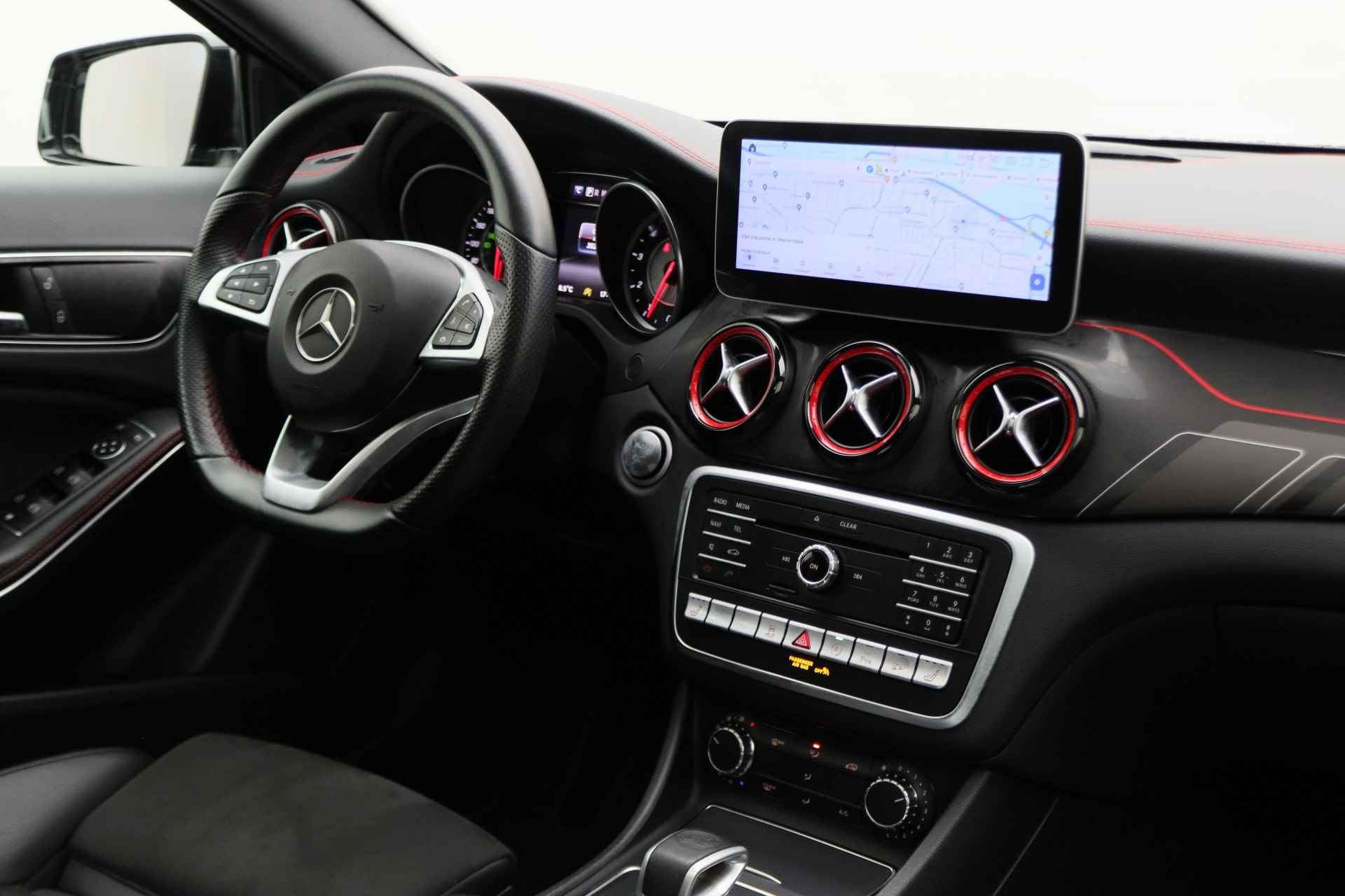 Mercedes-Benz GLA 45 AMG 4Matic Premium Plus Automaat LED, Panoramadak, Cruise, Camera, PDC, Navigatie, Stoelverw., 19'' - 30/56
