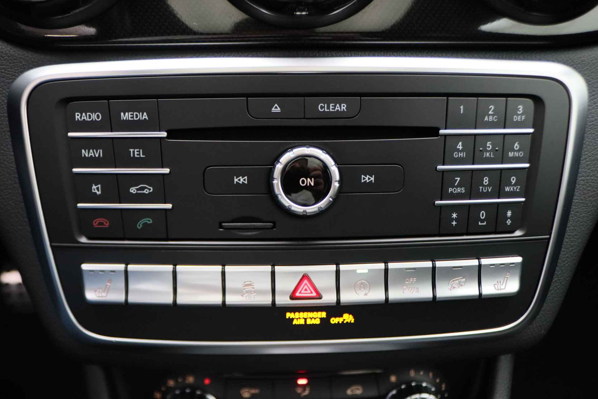 Mercedes-Benz GLA 45 AMG 4Matic Premium Plus Automaat LED, Panoramadak, Cruise, Camera, PDC, Navigatie, Stoelverw., 19'' - 49/56