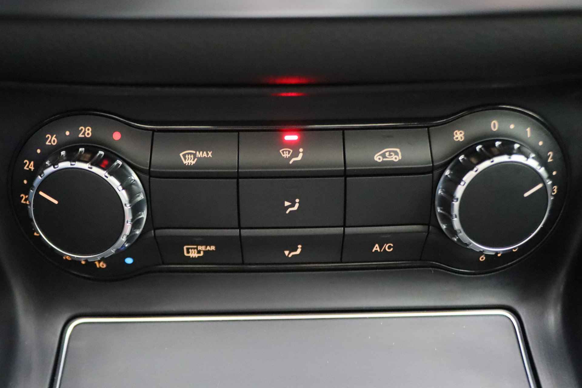 Mercedes-Benz GLA 45 AMG 4Matic Premium Plus Automaat LED, Panoramadak, Cruise, Camera, PDC, Navigatie, Stoelverw., 19'' - 50/56