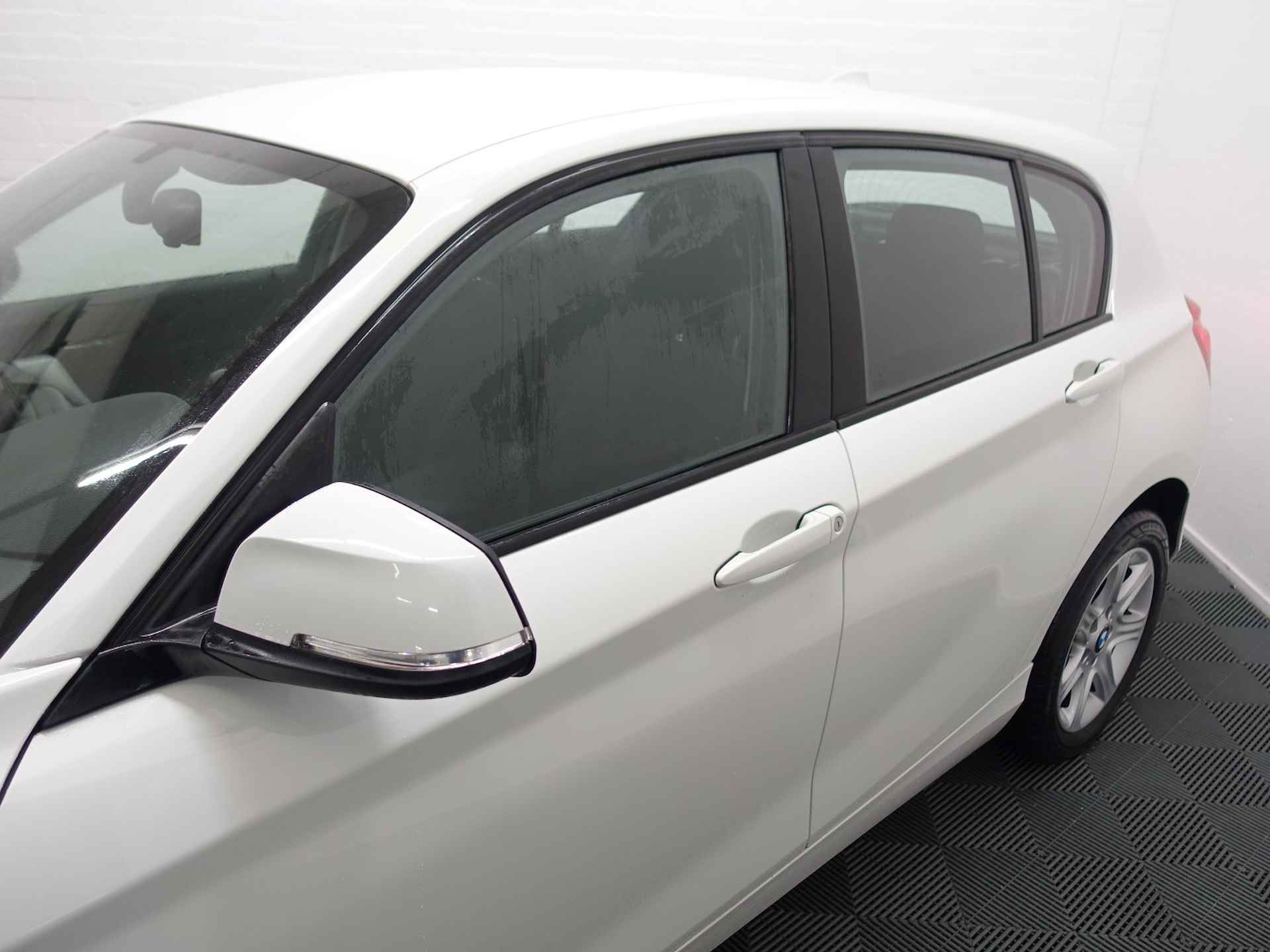 BMW 1-serie 116i High Executive- 95dkm, Dynamic Select, Keyless, Park Assist, Clima, Comfort Pakket - 21/28