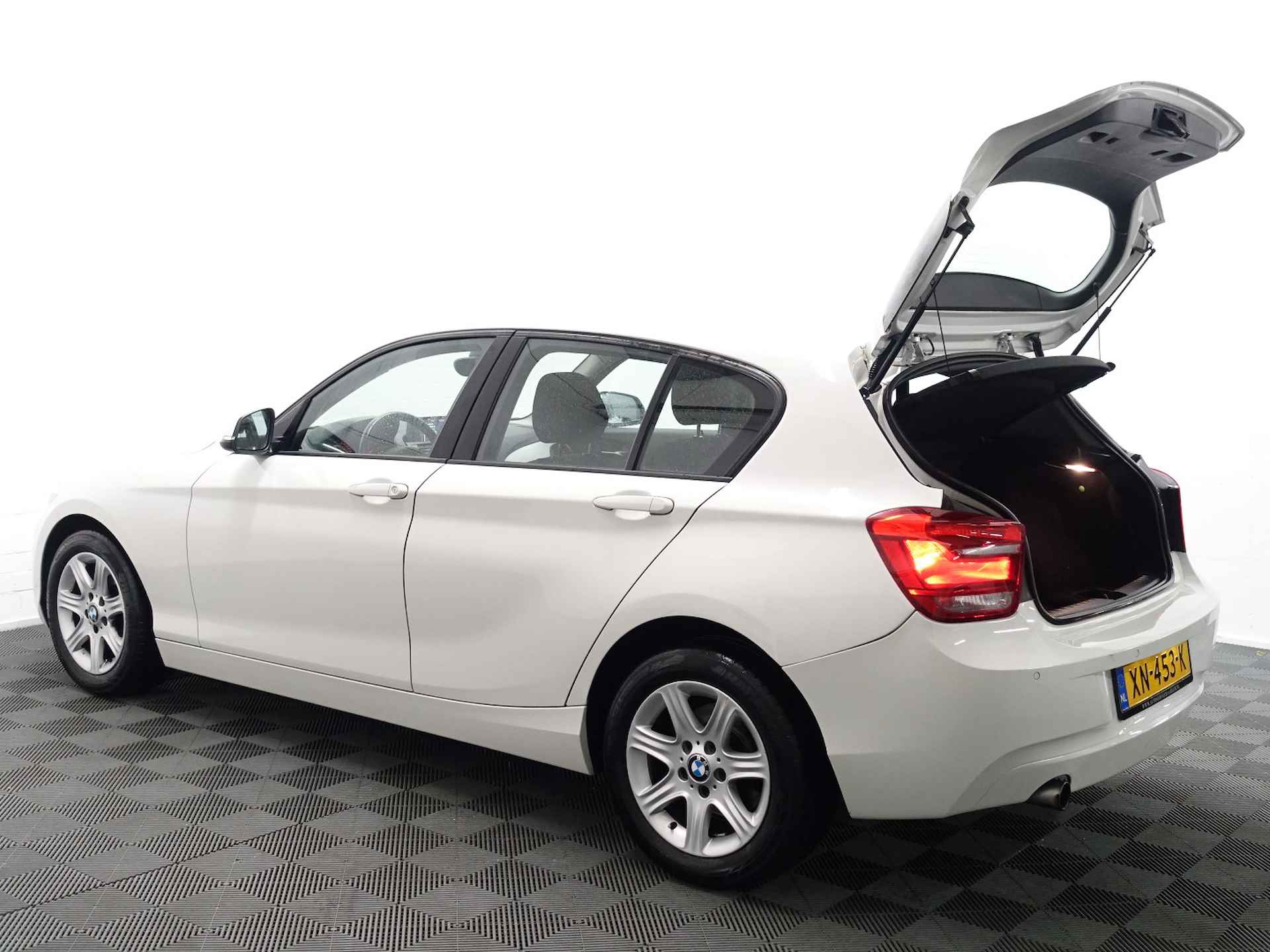 BMW 1-serie 116i High Executive- 95dkm, Dynamic Select, Keyless, Park Assist, Clima, Comfort Pakket - 25/28