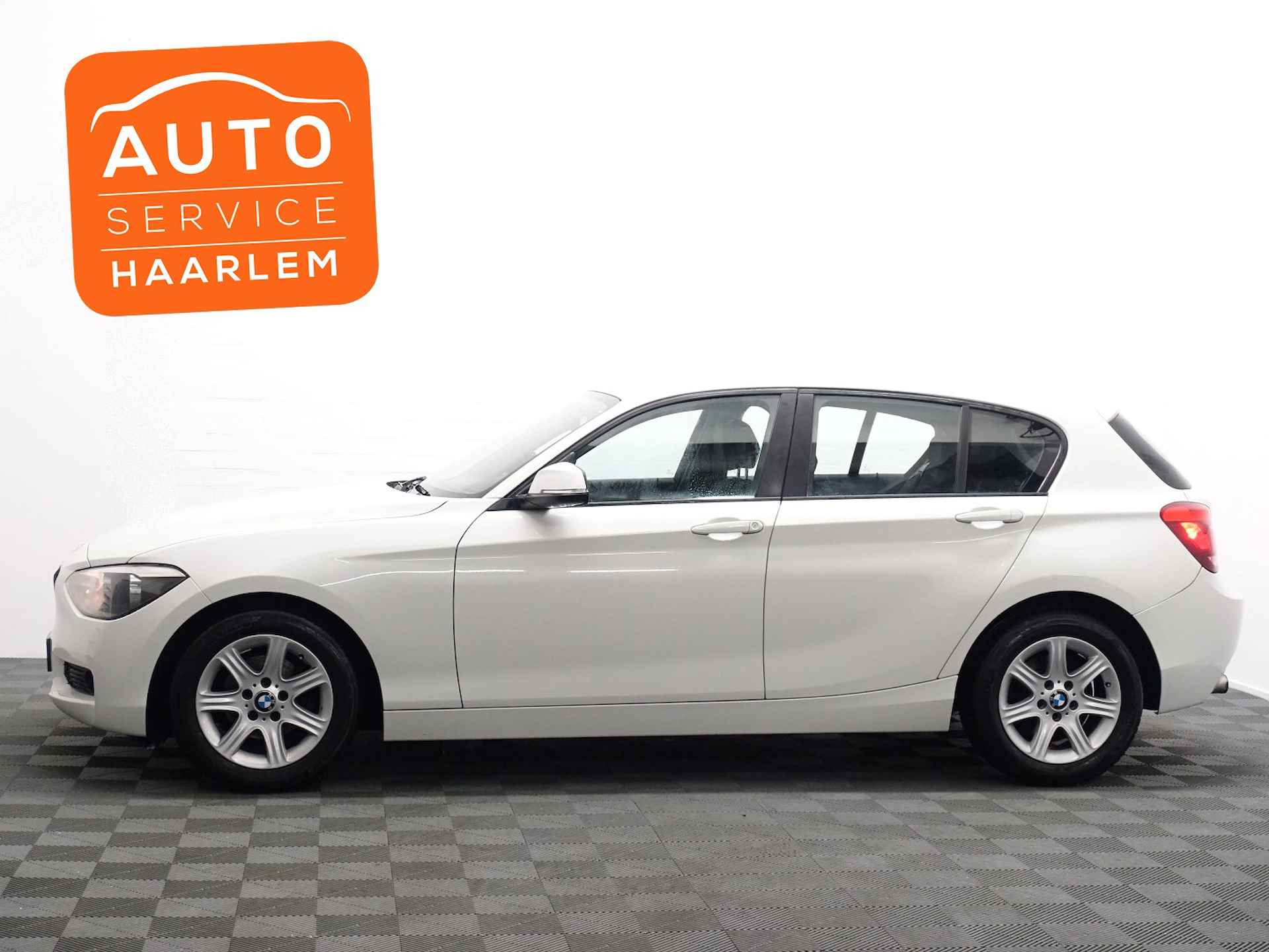 BMW 1-serie 116i High Executive- 95dkm, Dynamic Select, Keyless, Park Assist, Clima, Comfort Pakket - 27/28