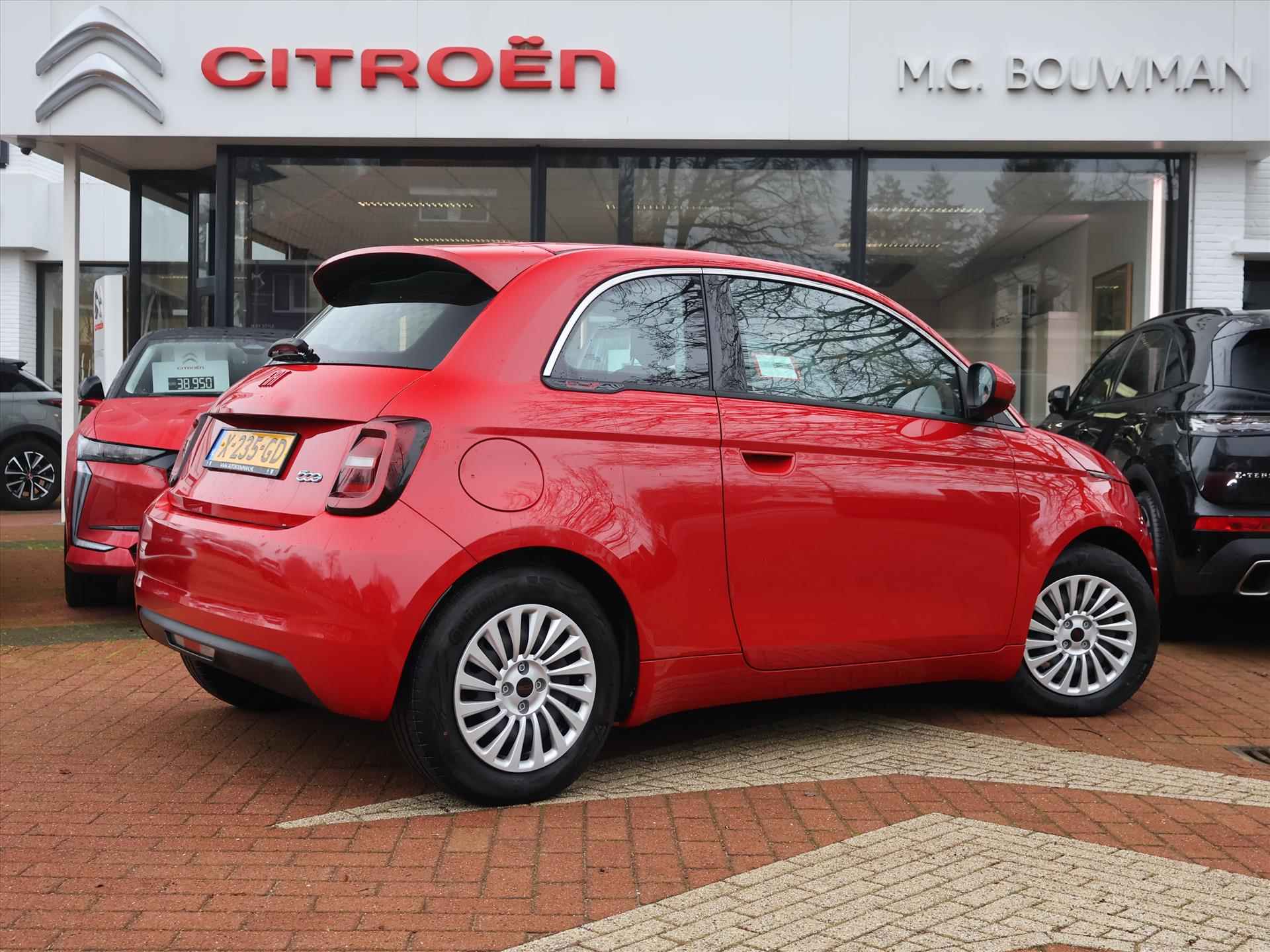 Fiat 500 24kWh 95PK Automaat Red, Rijklaarprijs | Navigatie | Carplay | DAB+ Tuner - 4/65