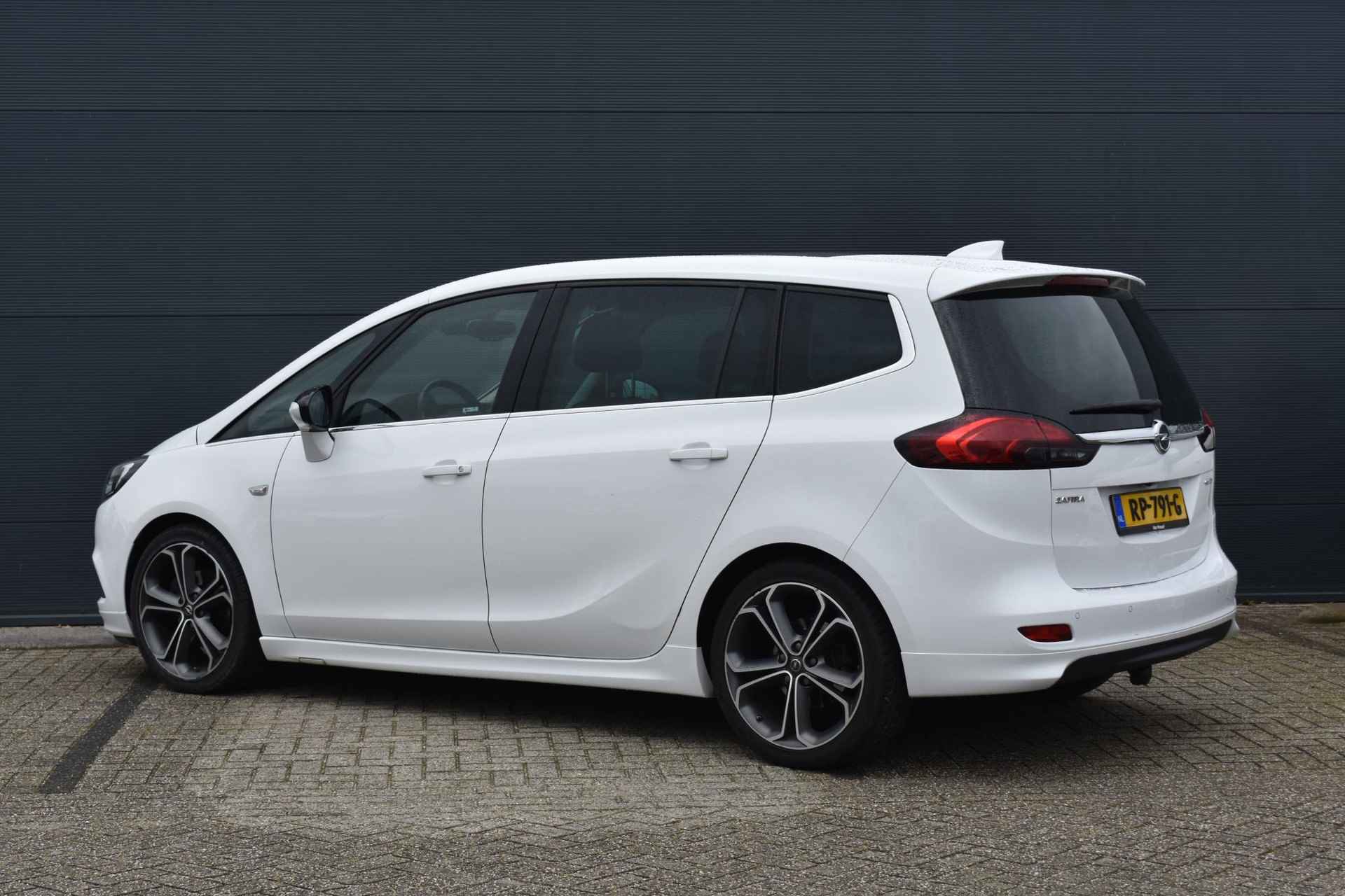 Opel Zafira 1.4 Turbo Innovation 7p. 140pk | Panorama-dak | Leder | Stoelverwarming | Navigatie | Trekhaak - 8/36