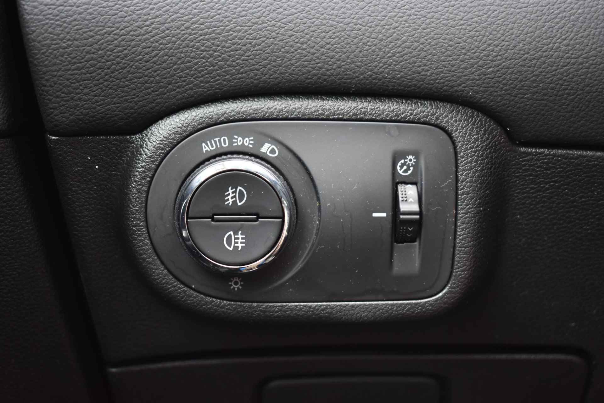 Opel Zafira 1.4 Turbo Innovation 7p. 140pk | Panorama-dak | Leder | Stoelverwarming | Navigatie | Trekhaak - 33/36