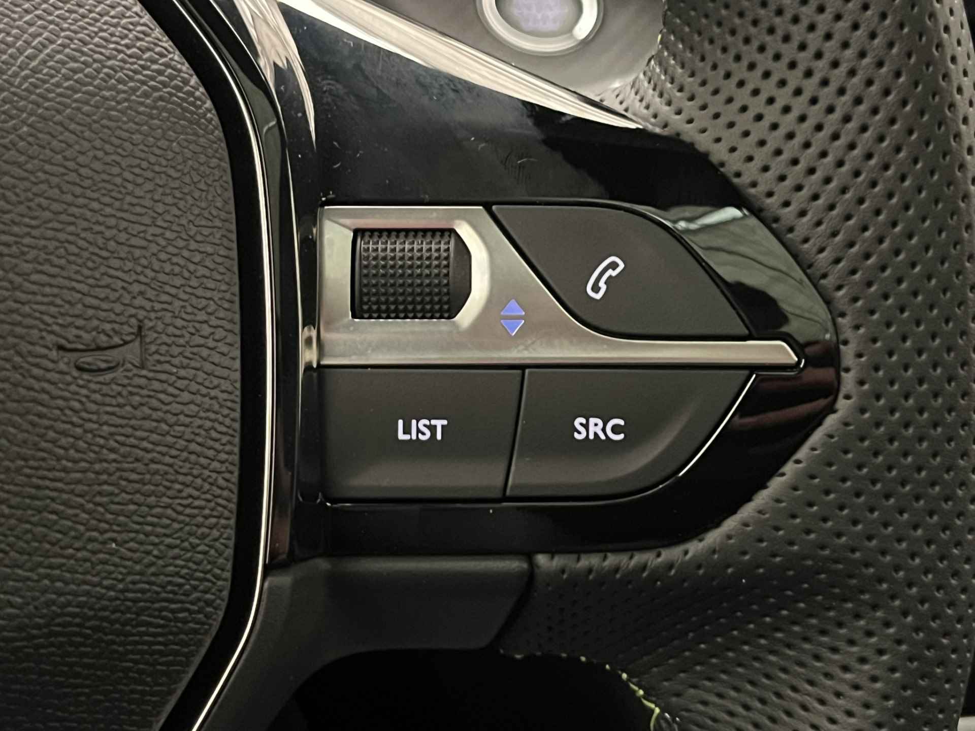Peugeot e-2008 GT 136PK 50 kWh | Warmtepomp | Adaptieve Cruise | Stoelverwarming | Panoramadak | Parkeersensoren voor + achter + camera | Navigatie | - 43/51