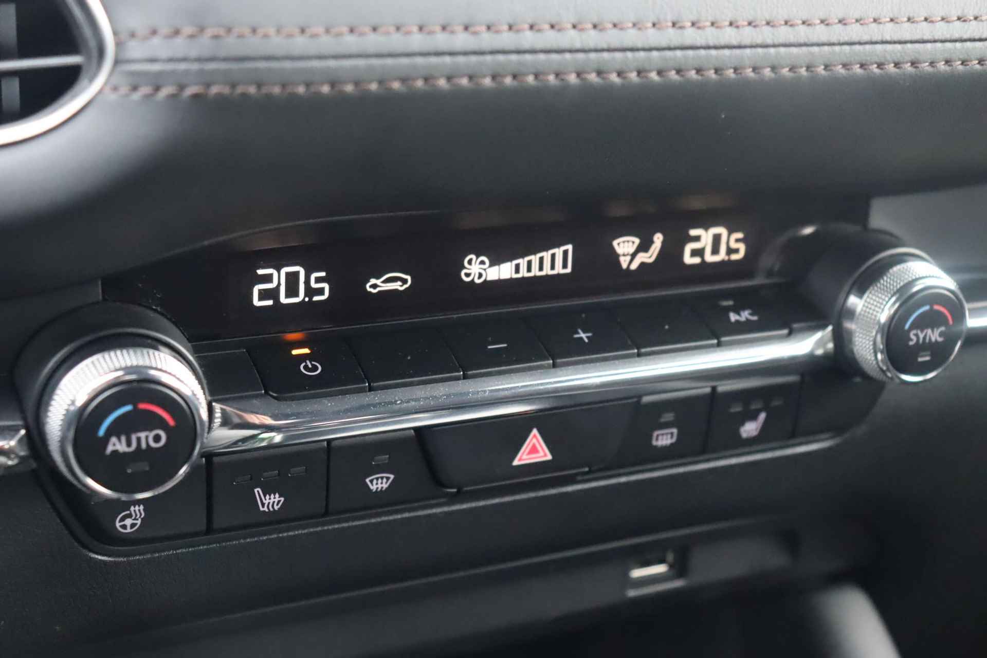 Mazda 3 2.0 e-SkyActiv-X M Hybrid 180 *Bose *Camera *Led * - 24/46