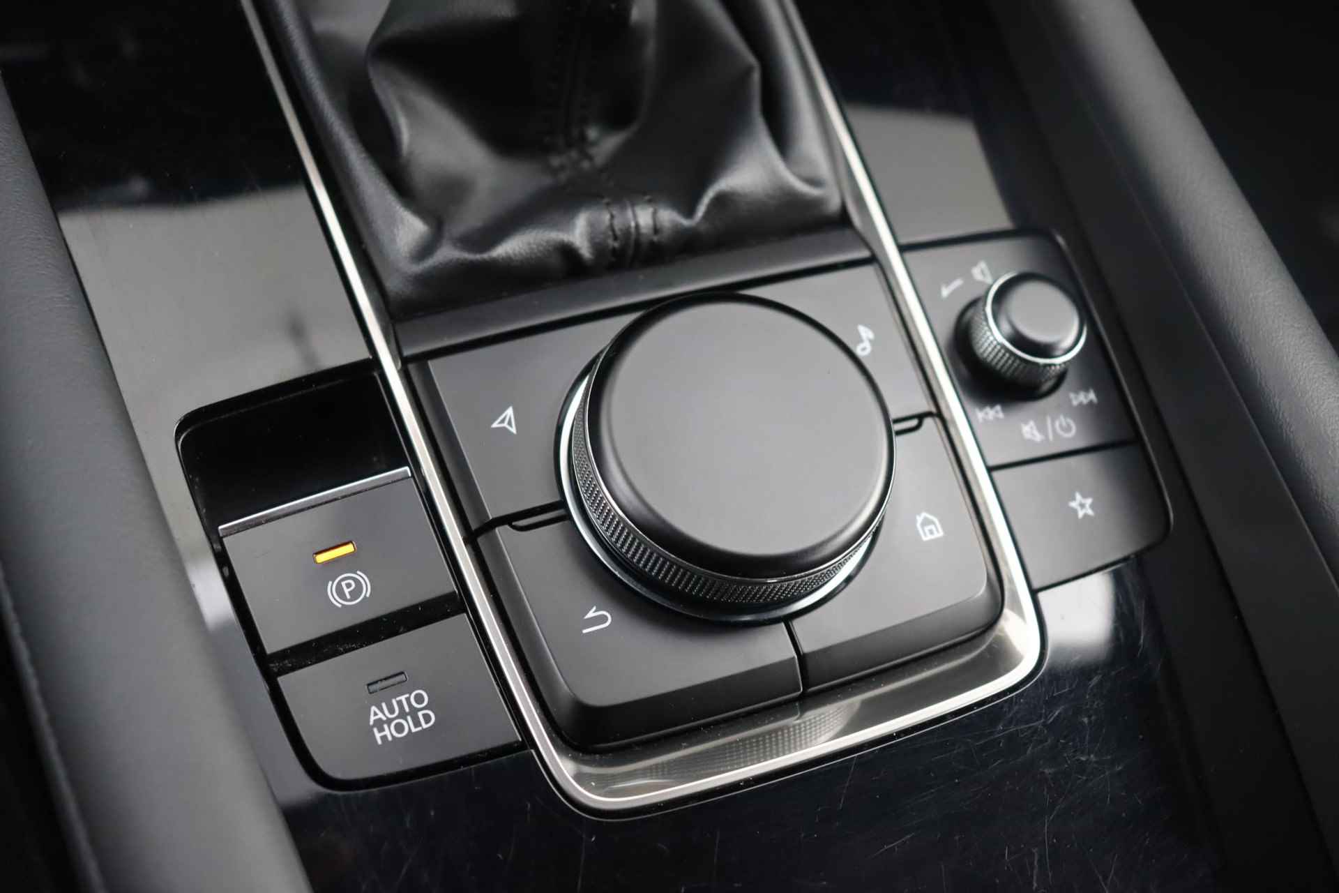 Mazda 3 2.0 e-SkyActiv-X M Hybrid 180 *Bose *Camera *Led * - 26/46