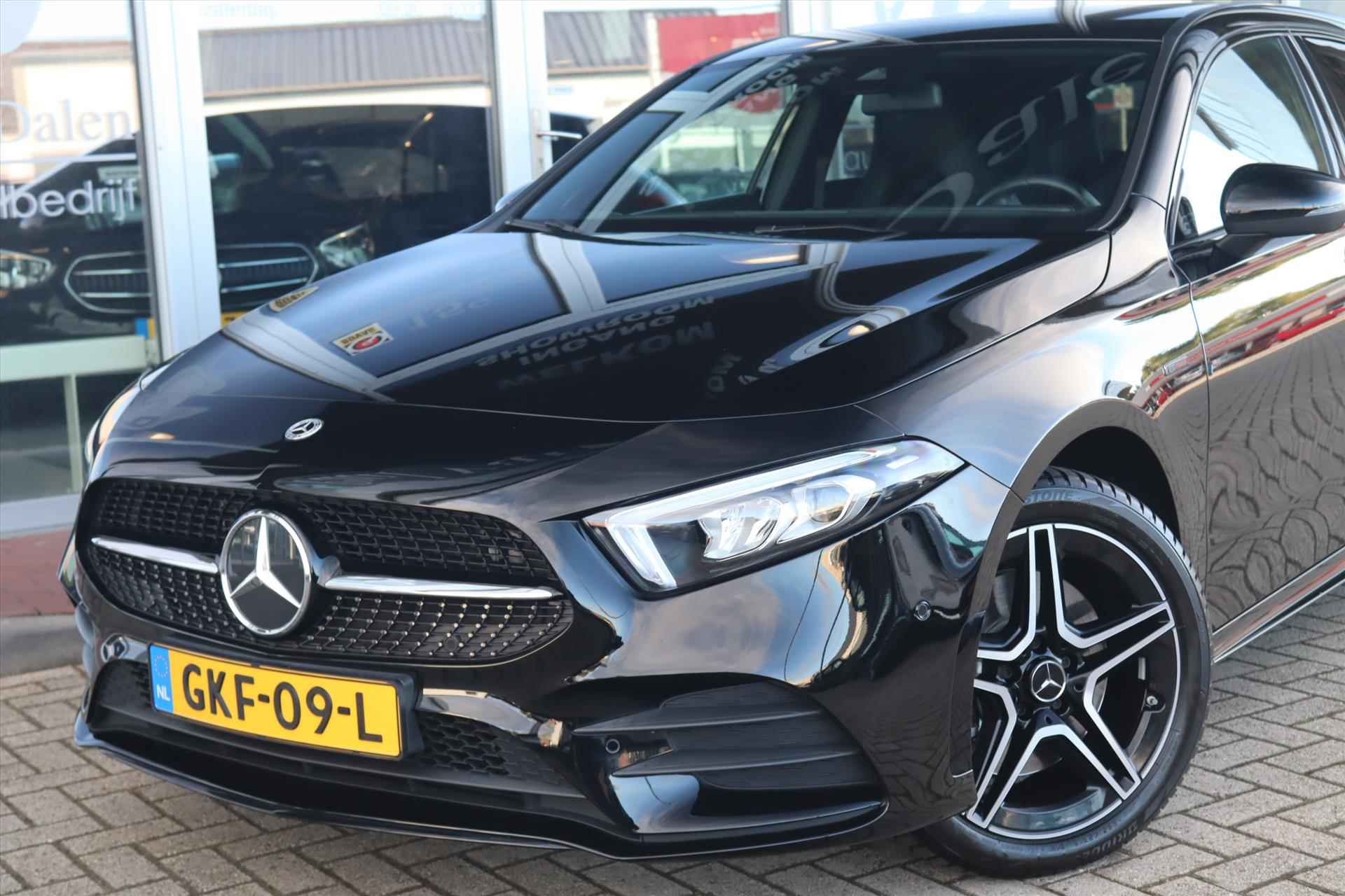 Mercedes A-Klasse A250e  AUTOMAAT AMG NIGHT Navi | Sfeerverlichting | Stoelverw. | Half Leer | Led |  Clima | Cruise | 18 Inch Lm | - 52/57