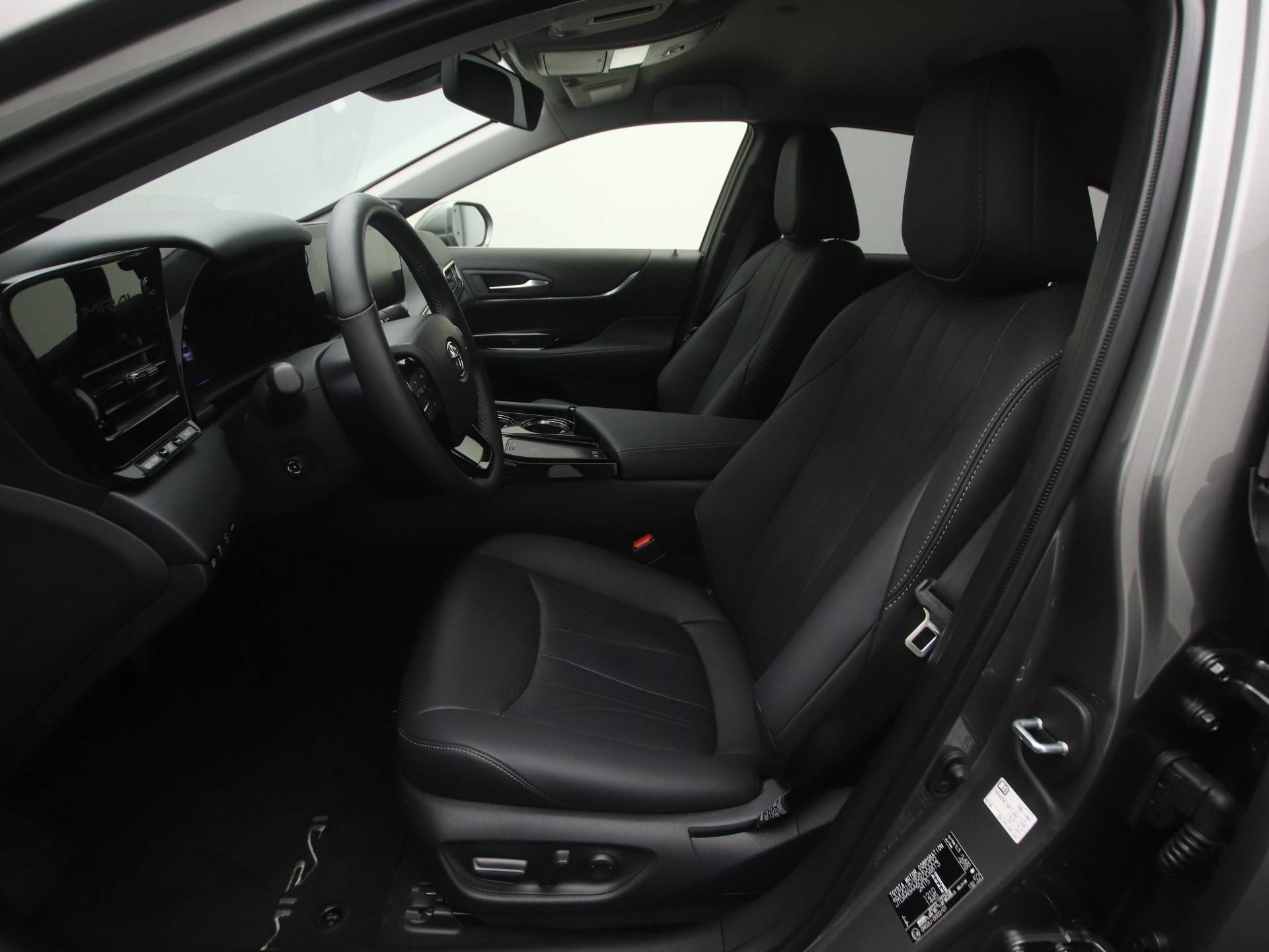 Toyota Mirai Prestige *DEMO* | Navigatie | Zwart Leder + Stoelverwarming -/ Koeling | - 17/42