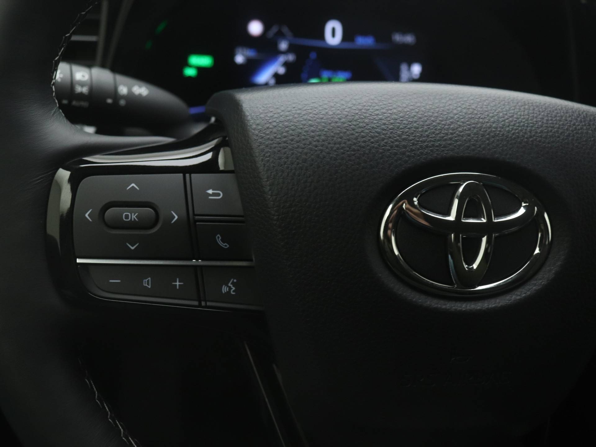 Toyota Mirai Prestige *DEMO* | Navigatie | Zwart Leder + Stoelverwarming -/ Koeling | - 19/42