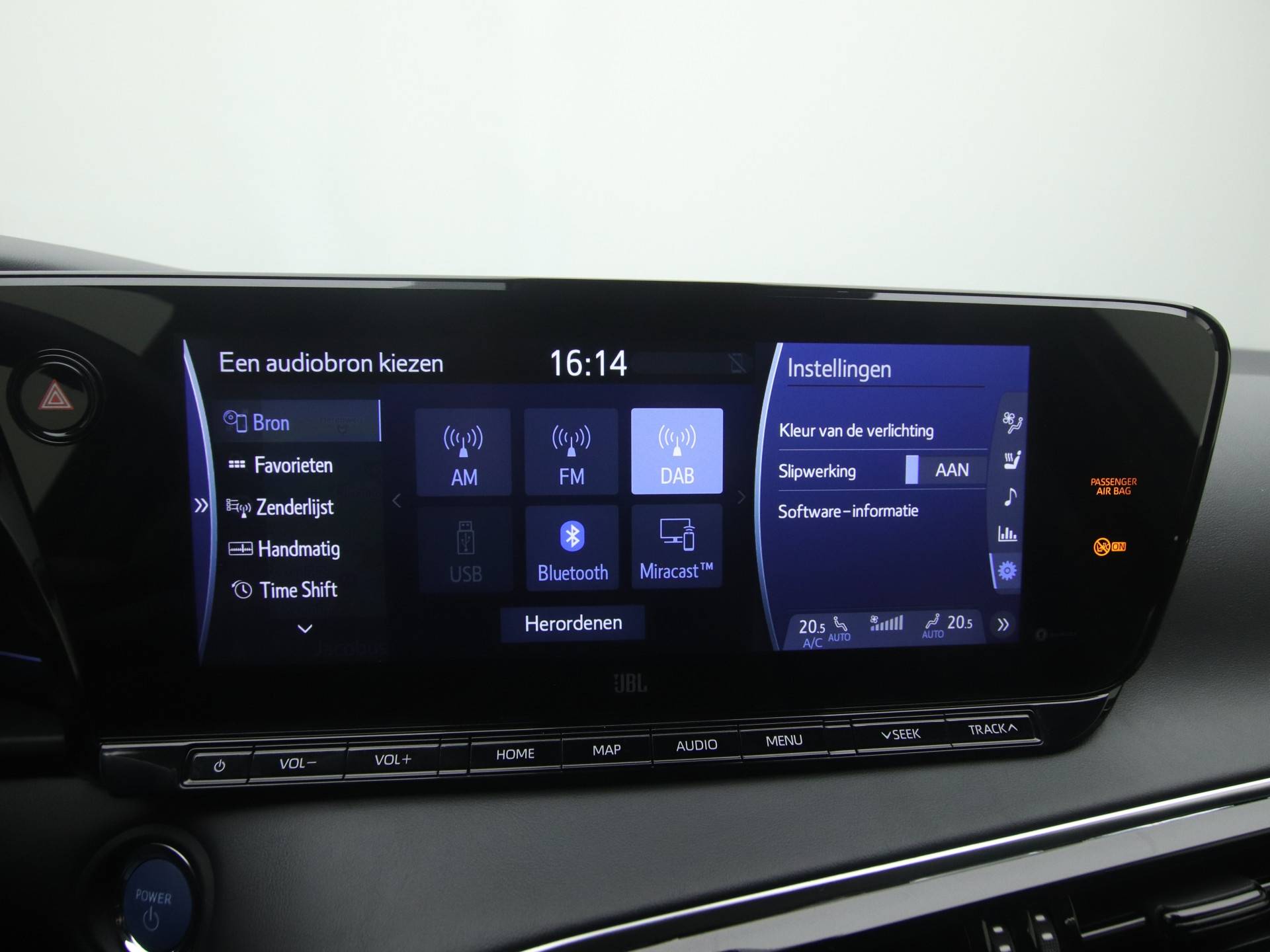 Toyota Mirai Prestige *DEMO* | Navigatie | Zwart Leder + Stoelverwarming -/ Koeling | - 41/42