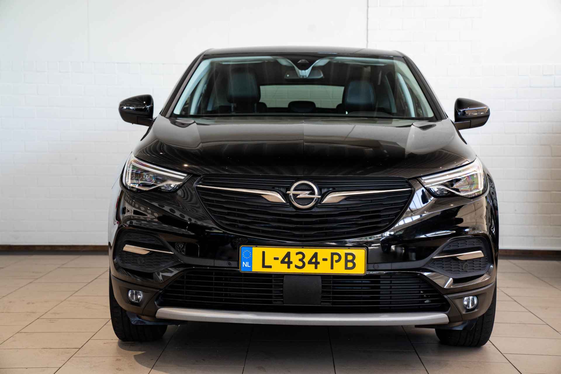 Opel Grandland X 1.2 Turbo Business Executive plus | Camera | Comfort Stoel | Dodehoek bewaking | Climate Controle | - 2/36