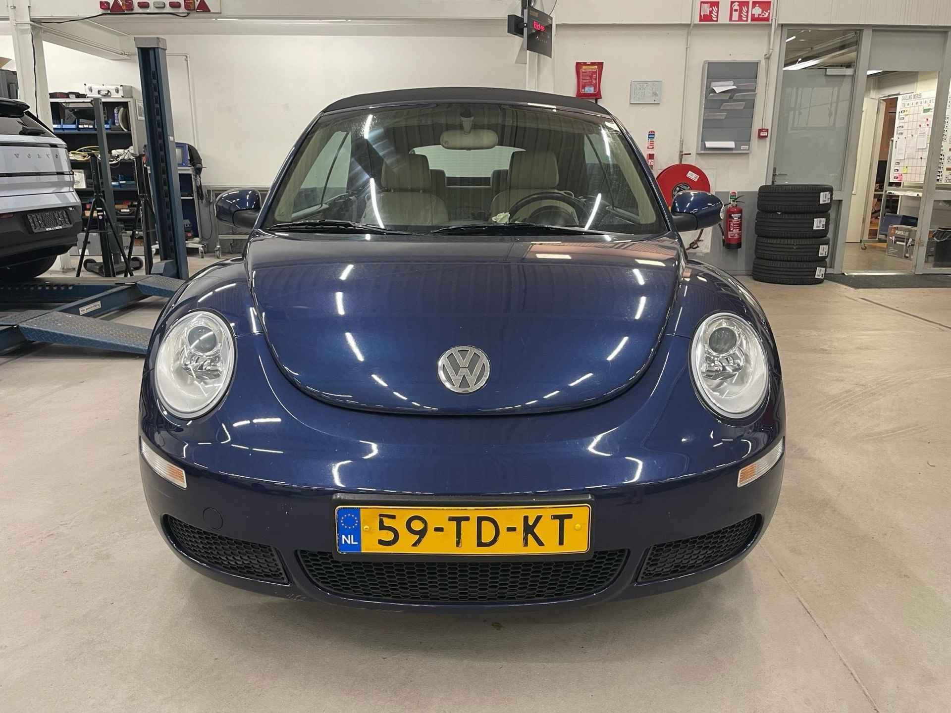 Volkswagen New Beetle Cabriolet 1.6 Highline * WORDT VERWACHT * | Stoelverwarming | Lederen bekleding | Airco | CD speler | - 6/9