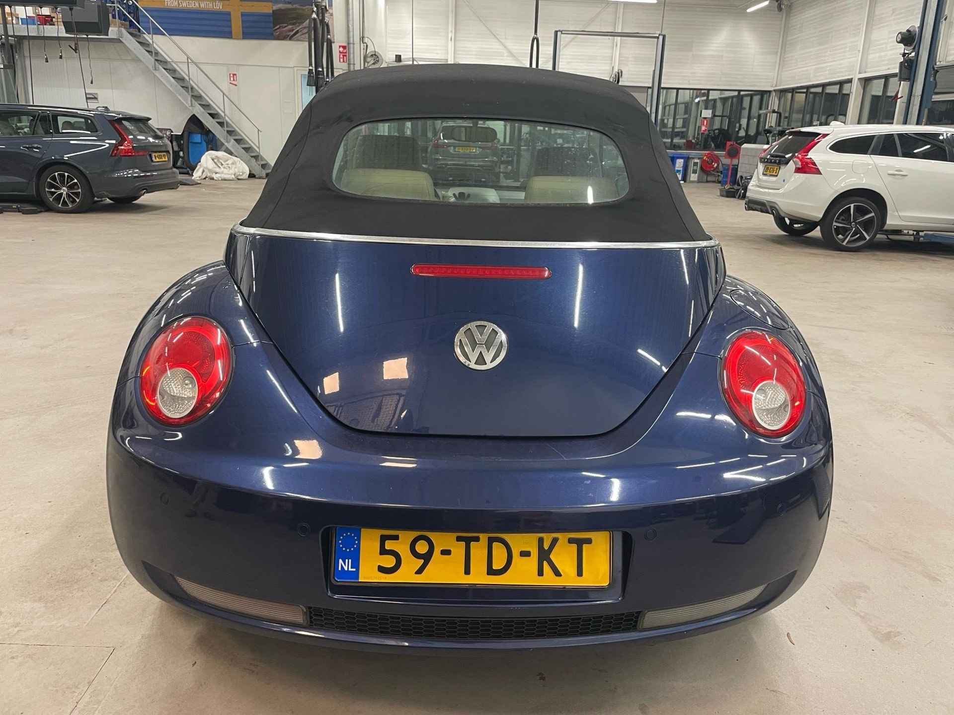 Volkswagen New Beetle Cabriolet 1.6 Highline * WORDT VERWACHT * | Stoelverwarming | Lederen bekleding | Airco | CD speler | - 7/9