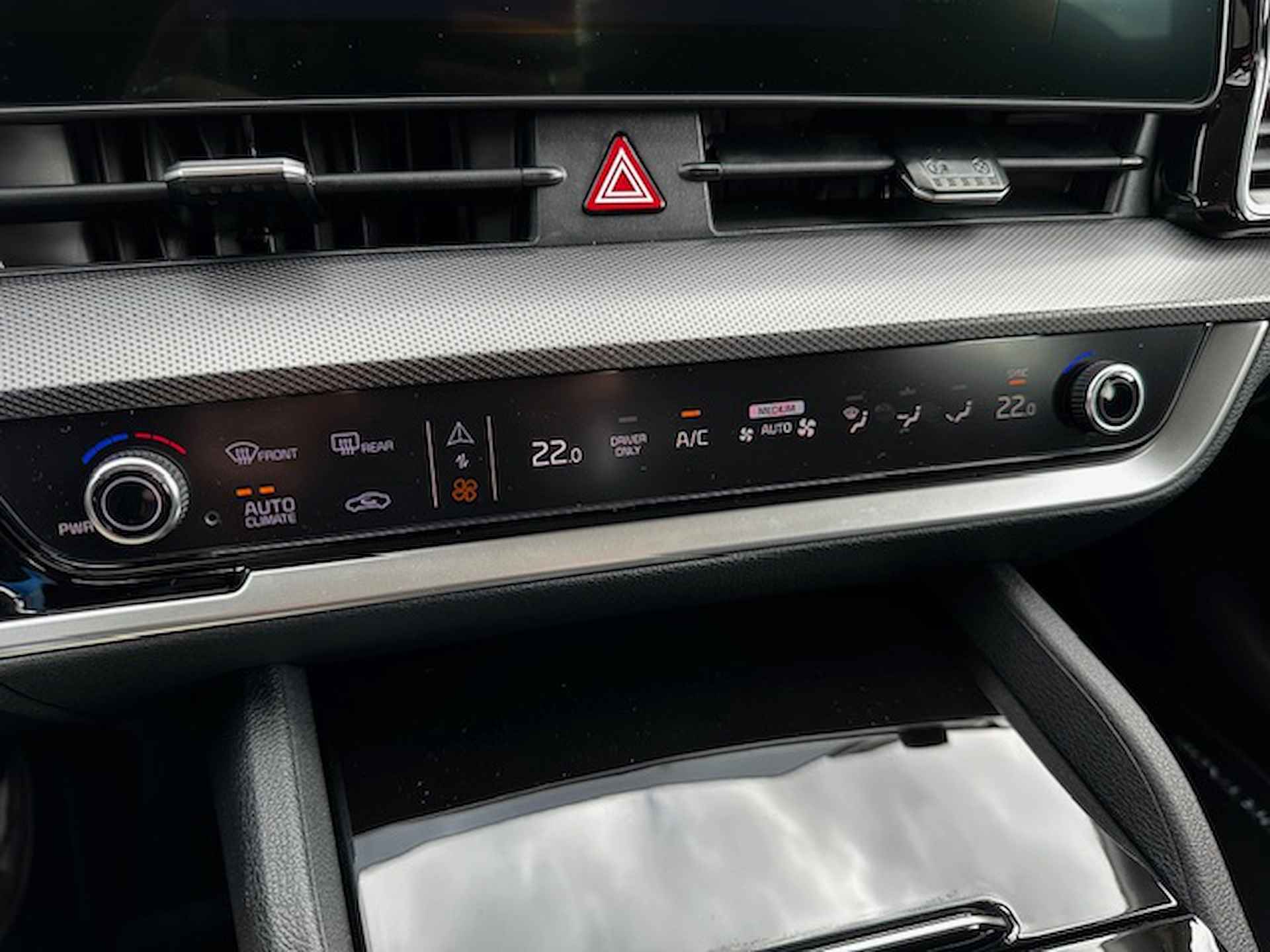 Kia Sportage 1.6 T-GDi Plug-in Hybrid AWD DynamicLine - Nieuw uit voorraad leverbaar - Navigatie - Cruise Control - Camera - Sensoren - Fabrieksgarantie tot 04-2031 - 19/27