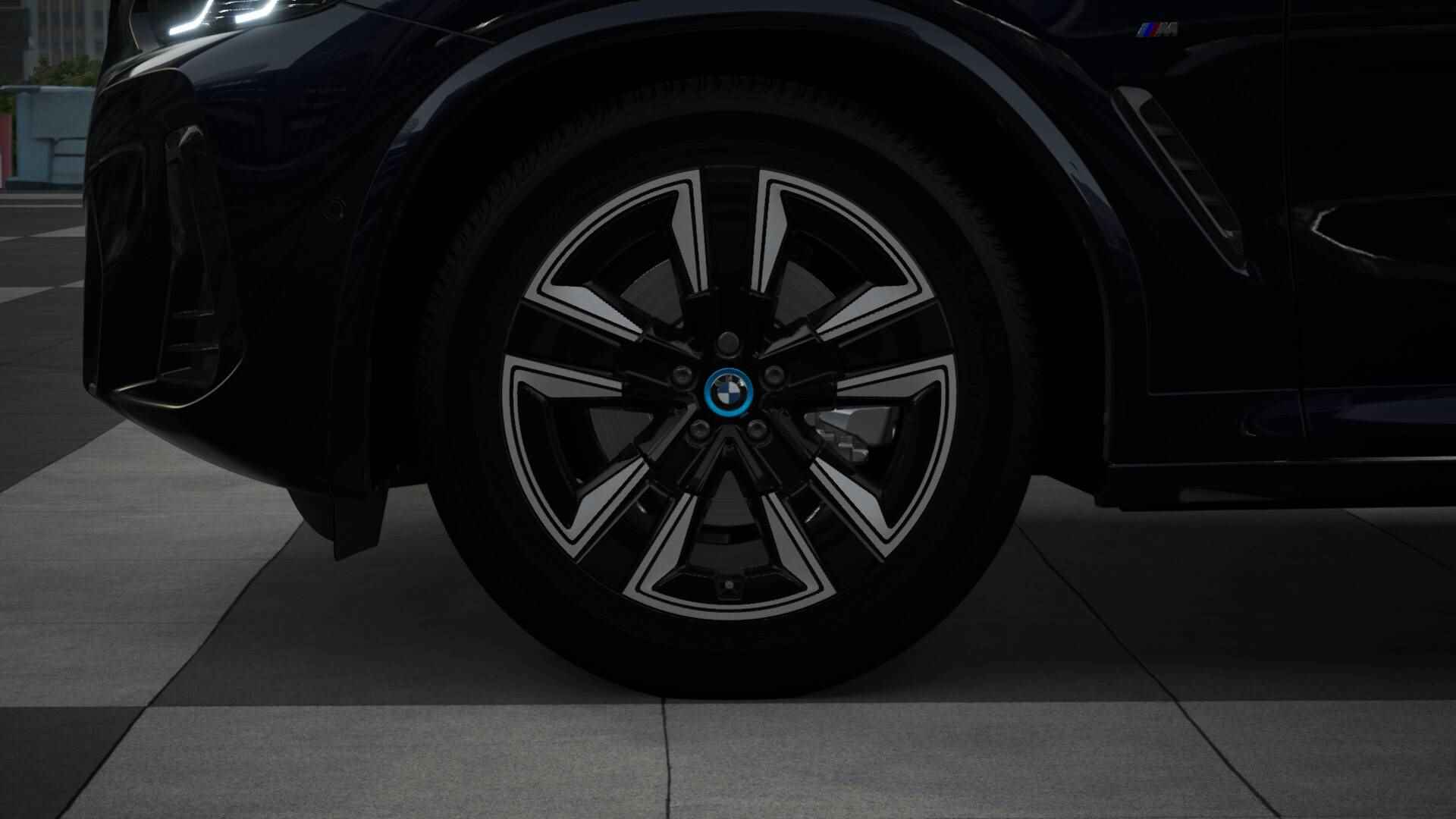 BMW iX3 Executive 80 kWh / Sportstoelen / Adaptieve LED / Adaptief onderstel / Driving Assistant Professional / Parking Assistant / Live Cockpit Professional - 10/11