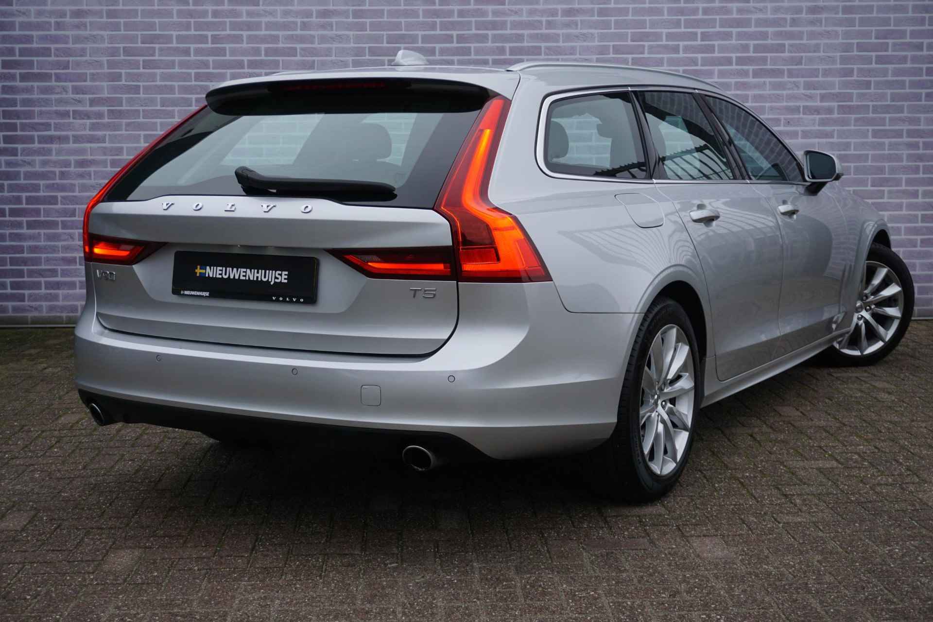 Volvo V90 2.0 T5 Momentum | Keyless | Standkachel | Stuur + Stoelverwarming | Adaptieve Cruise controle | - 4/34