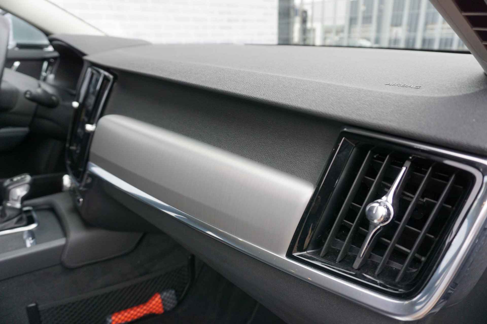 Volvo V90 2.0 T5 Momentum | Keyless | Standkachel | Stuur + Stoelverwarming | Adaptieve Cruise controle | - 28/34