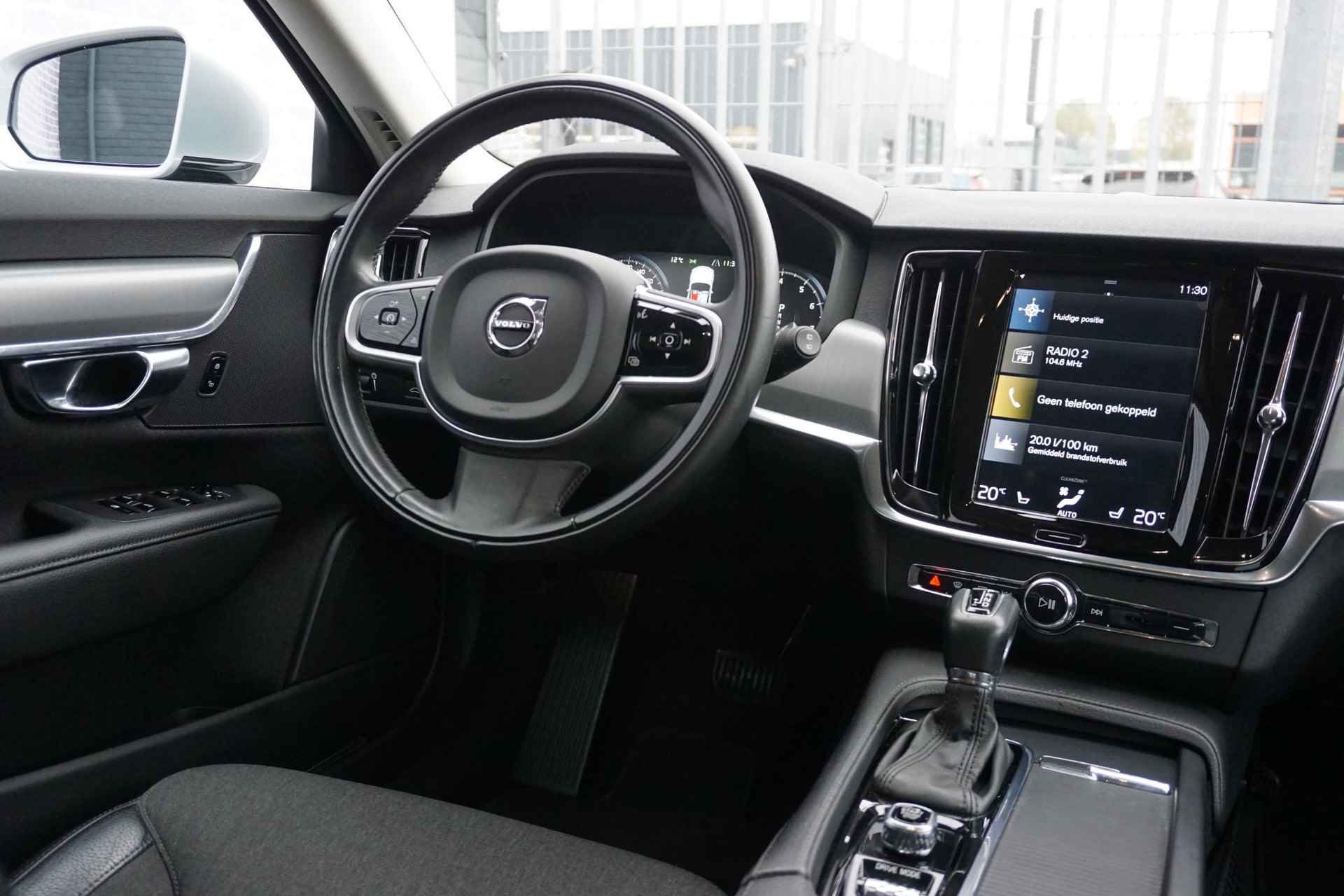 Volvo V90 2.0 T5 Momentum | Keyless | Standkachel | Stuur + Stoelverwarming | Adaptieve Cruise controle | - 30/34