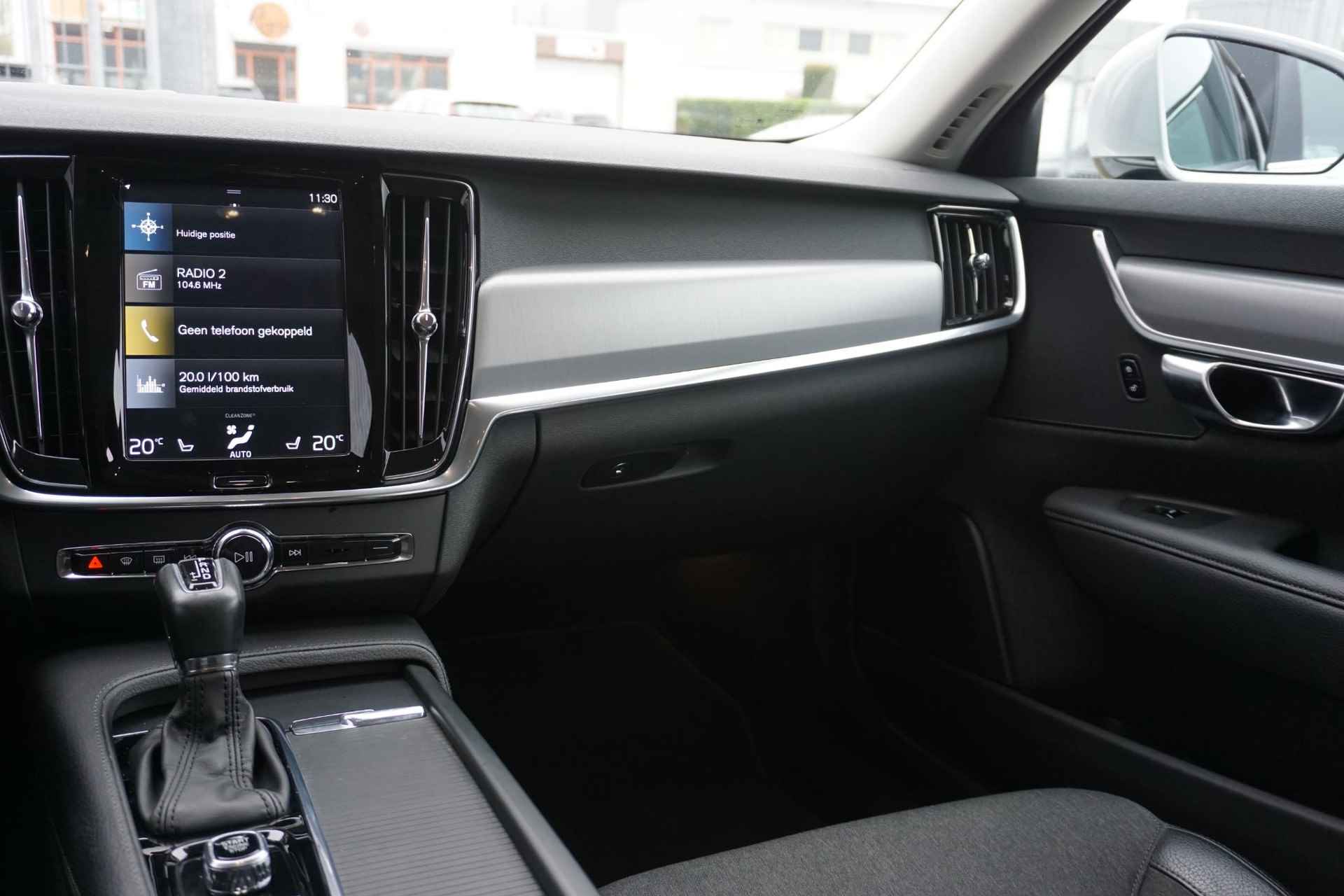 Volvo V90 2.0 T5 Momentum | Keyless | Standkachel | Stuur + Stoelverwarming | Adaptieve Cruise controle | - 31/34