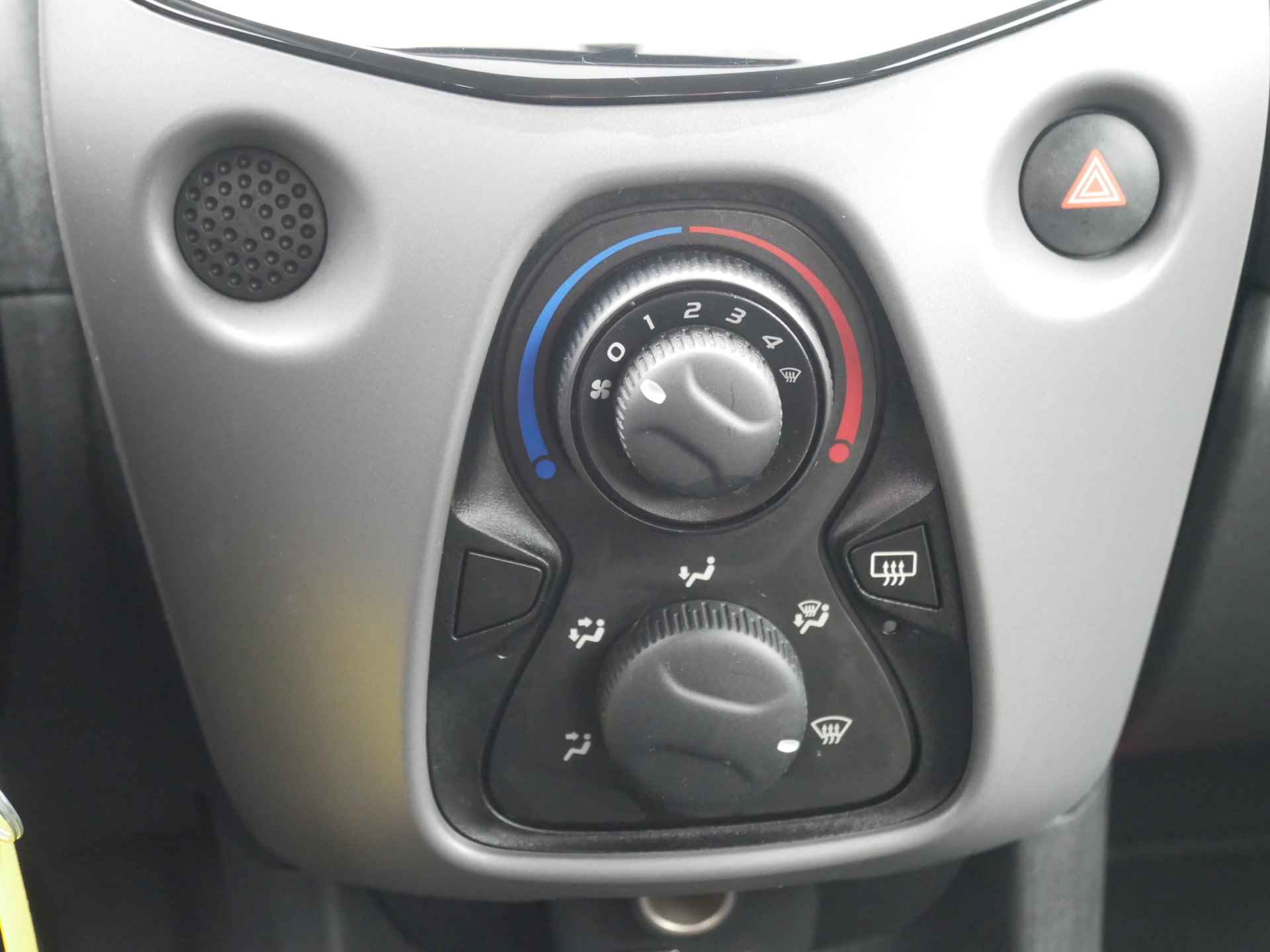 Peugeot 108 1.0 e-VTi Access, Bluetooth, Achteruitrijcamera!! - 16/19