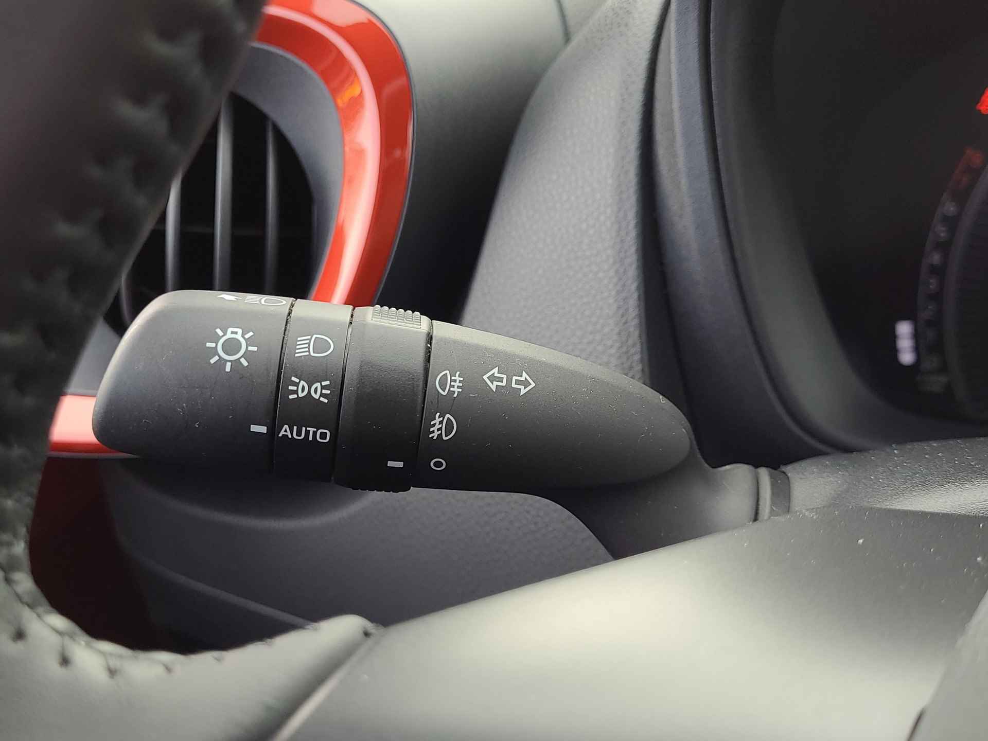 Toyota Aygo X 1.0 VVT-i S-CVT Premium Automaat | Apple CarPlay | Cloud Navigatie | Rijklaarprijs incl. garantie | - 16/34