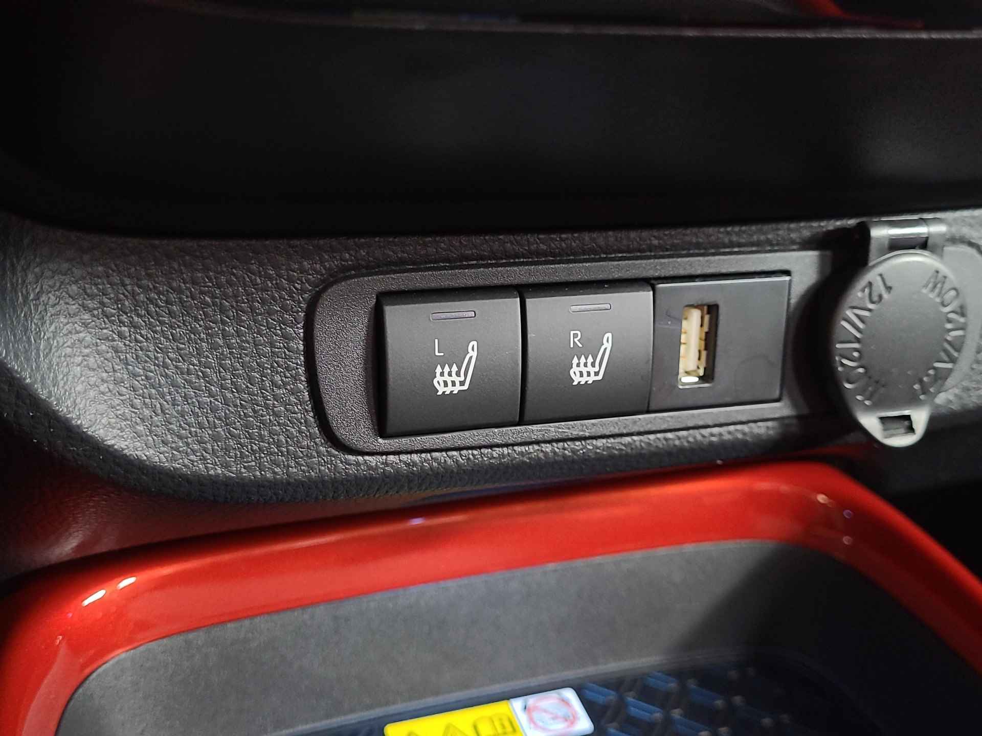 Toyota Aygo X 1.0 VVT-i S-CVT Premium Automaat | Apple CarPlay | Cloud Navigatie | Rijklaarprijs incl. garantie | - 26/34