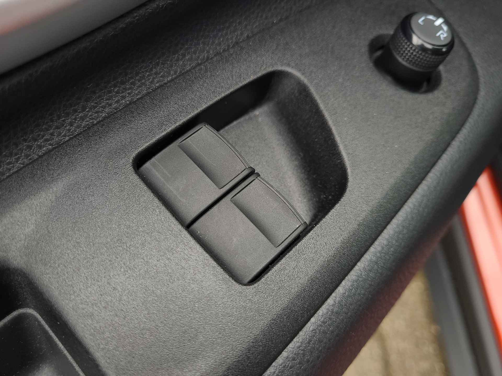 Toyota Aygo X 1.0 VVT-i S-CVT Premium Automaat | Apple CarPlay | Cloud Navigatie | Rijklaarprijs incl. garantie | - 27/34