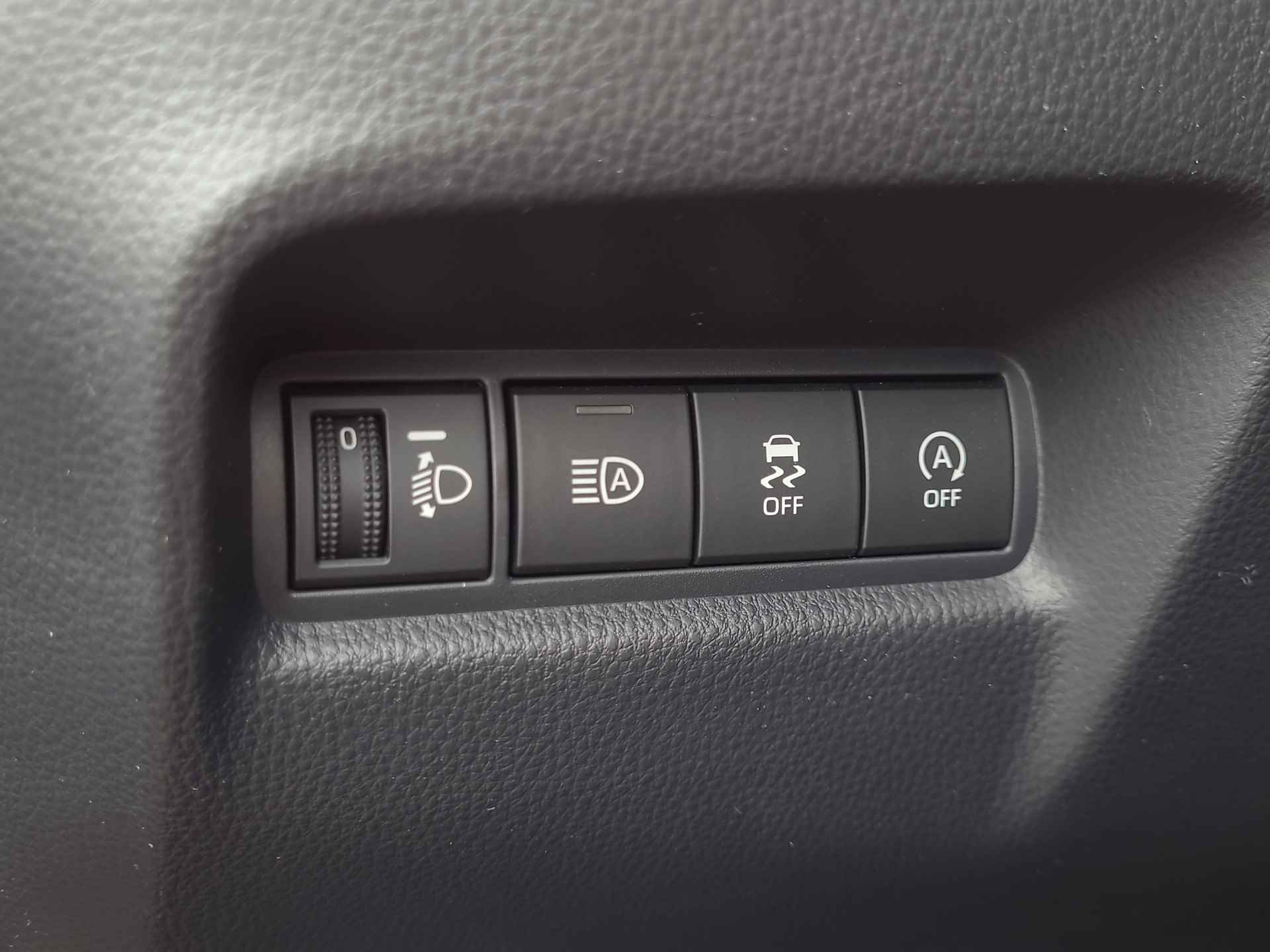 Toyota Aygo X 1.0 VVT-i S-CVT Premium Automaat | Apple CarPlay | Cloud Navigatie | Rijklaarprijs incl. garantie | - 29/34