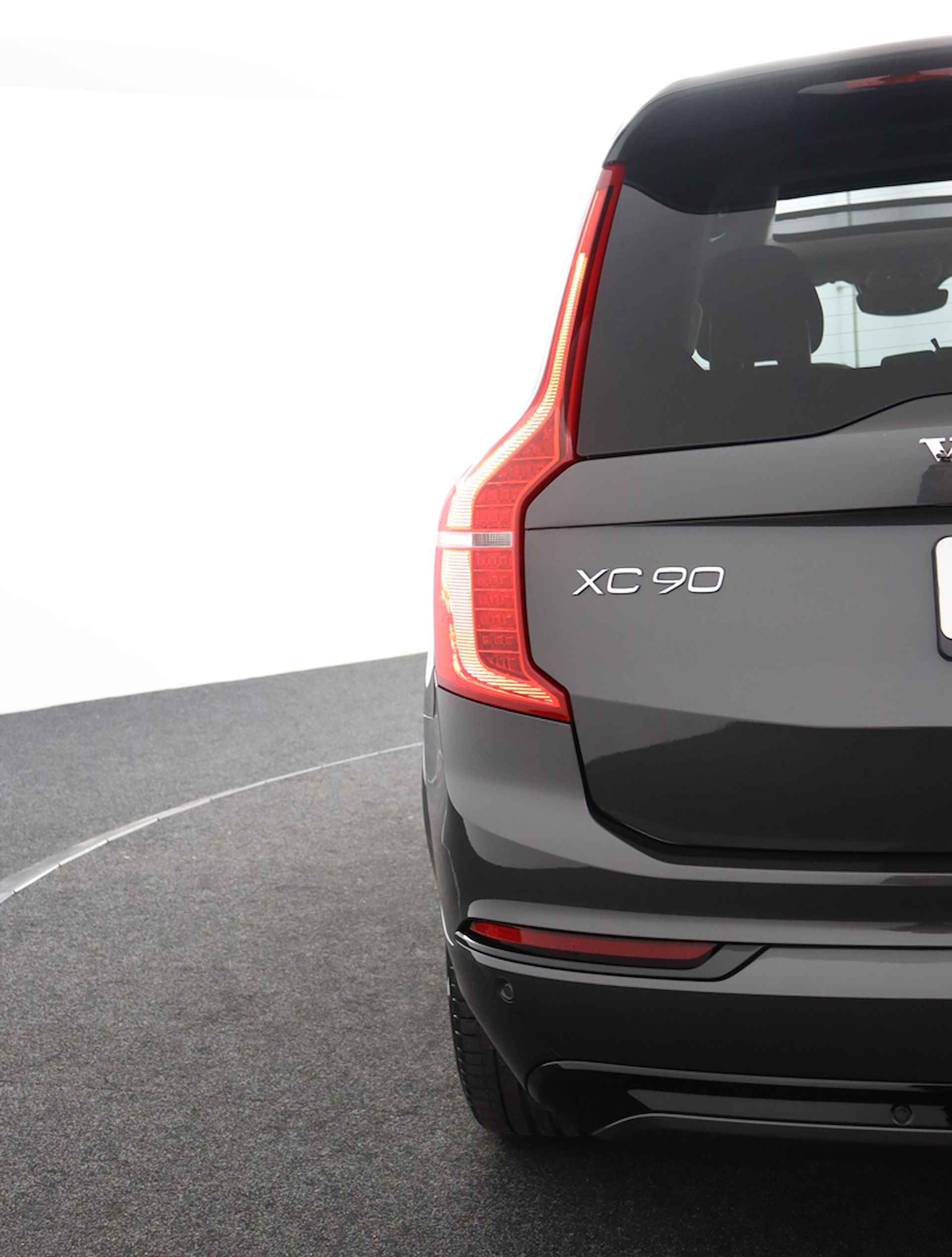 Volvo XC90 T8 Recharge AWD Ultra Dark | Luchtvering | Bowers & Wilkins | Trekhaak | 360° Camera | Panoramadak | Head-up display | 22-Inch | - 40/82