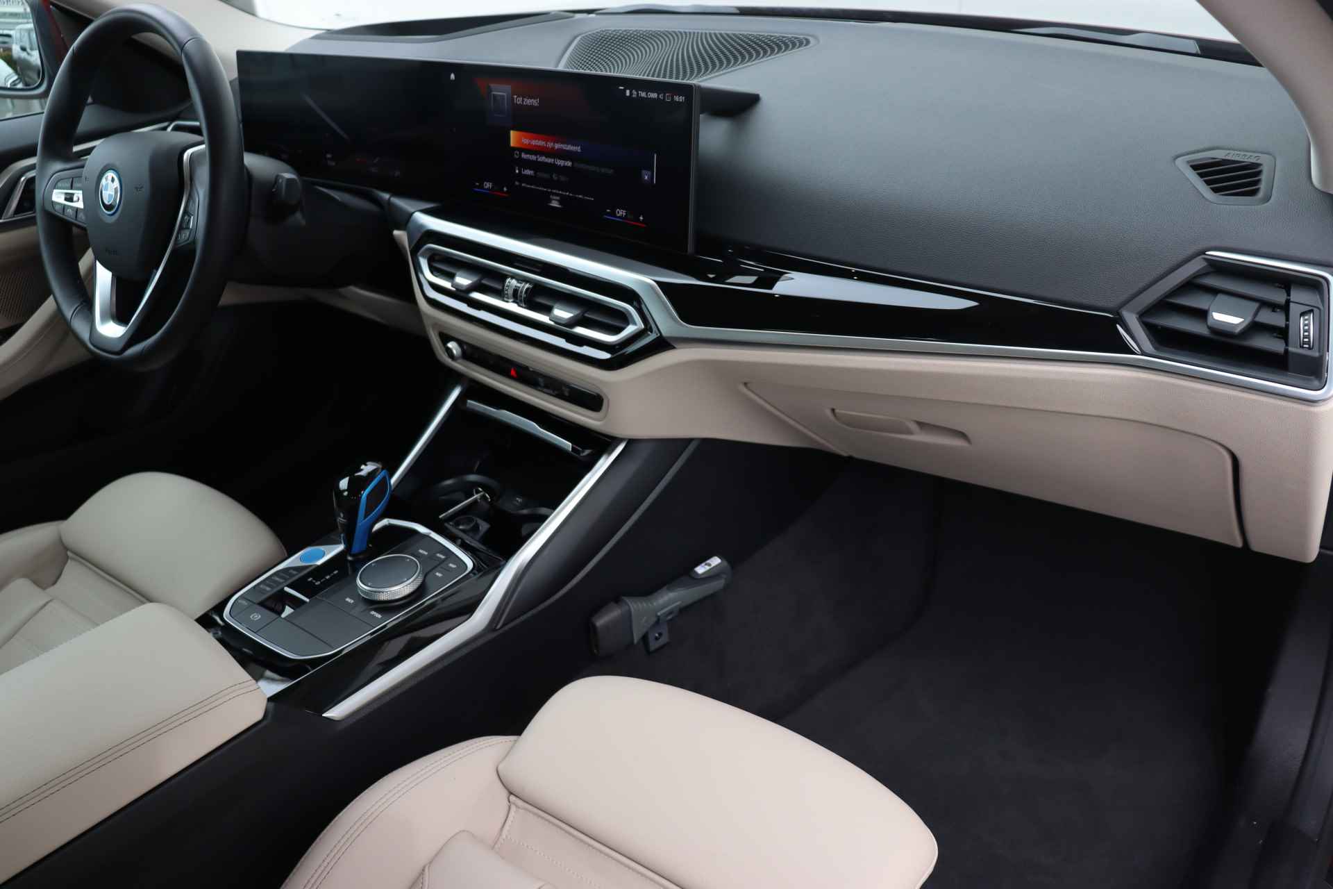 BMW i4 eDrive40 High Executive 84 kWh / Active Cruise Control / Trekhaak / Achteruitrijcamera / 18'' / - 7/29