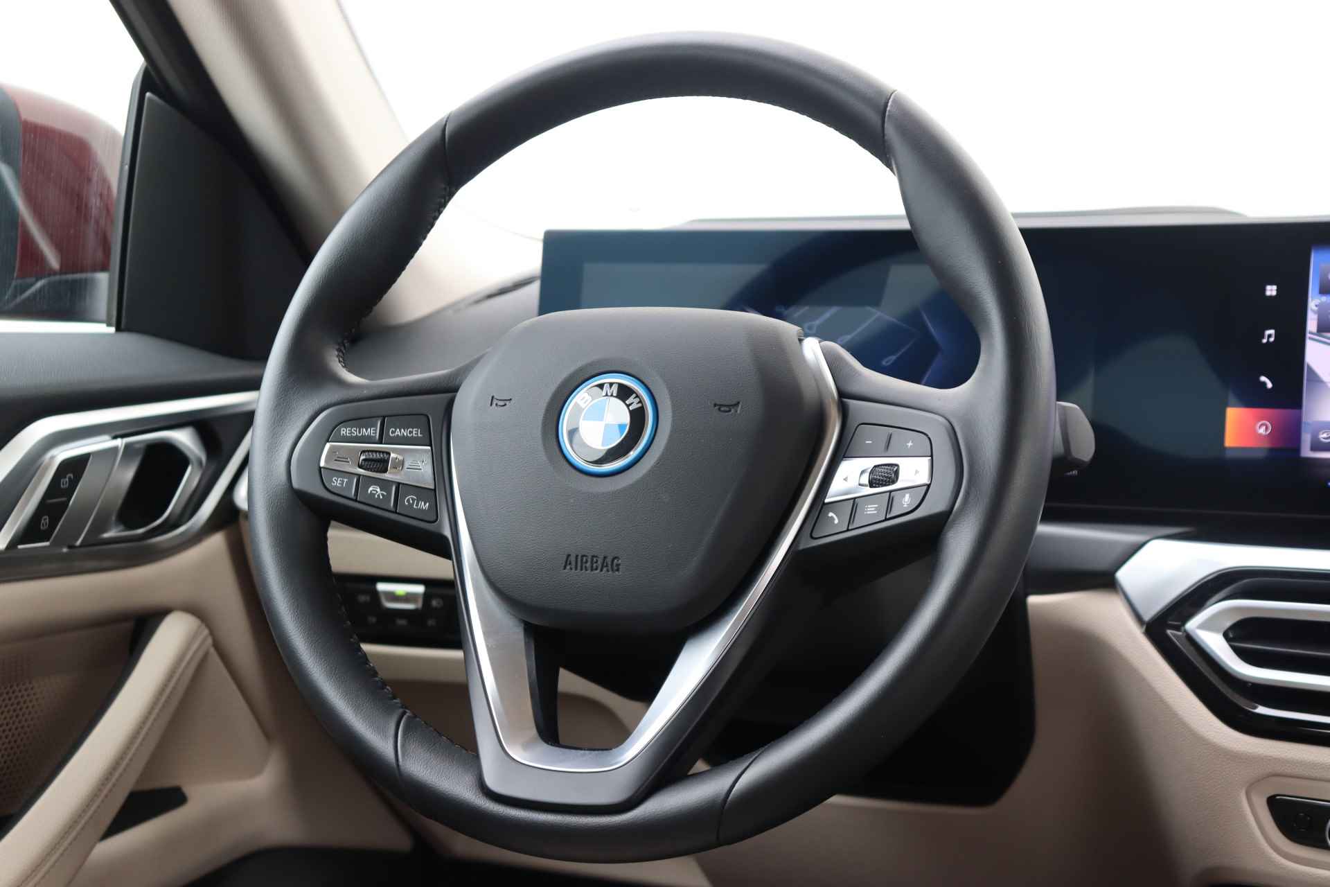 BMW i4 eDrive40 High Executive 84 kWh / Active Cruise Control / Trekhaak / Achteruitrijcamera / 18'' / - 13/29