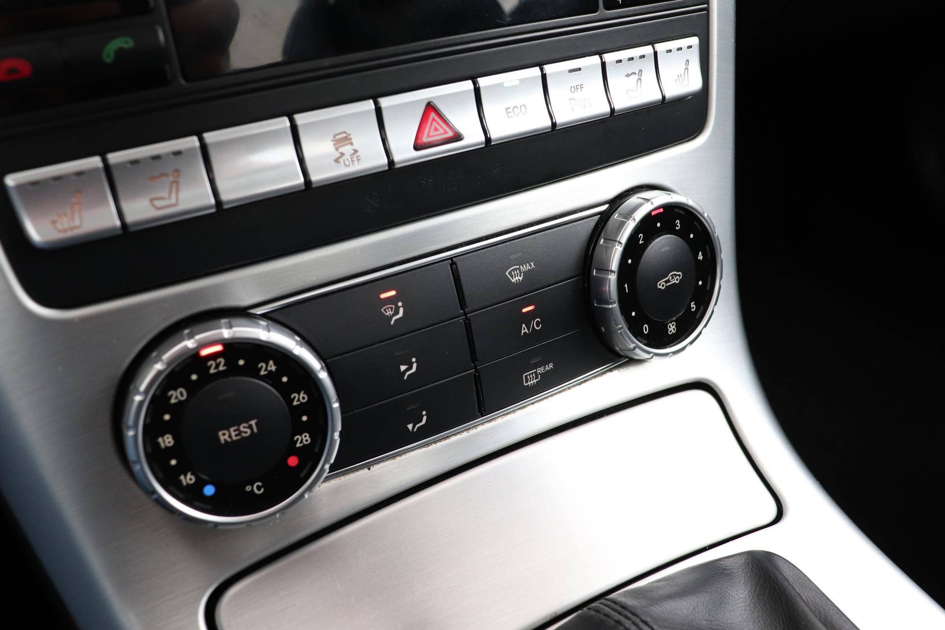 Mercedes-Benz SLK-klasse 200 Edition | Airscarf | Volledig Onderhouden | Lederen Bekleding | Xenon | 17" Lichtmetalen Velgen | - 20/36