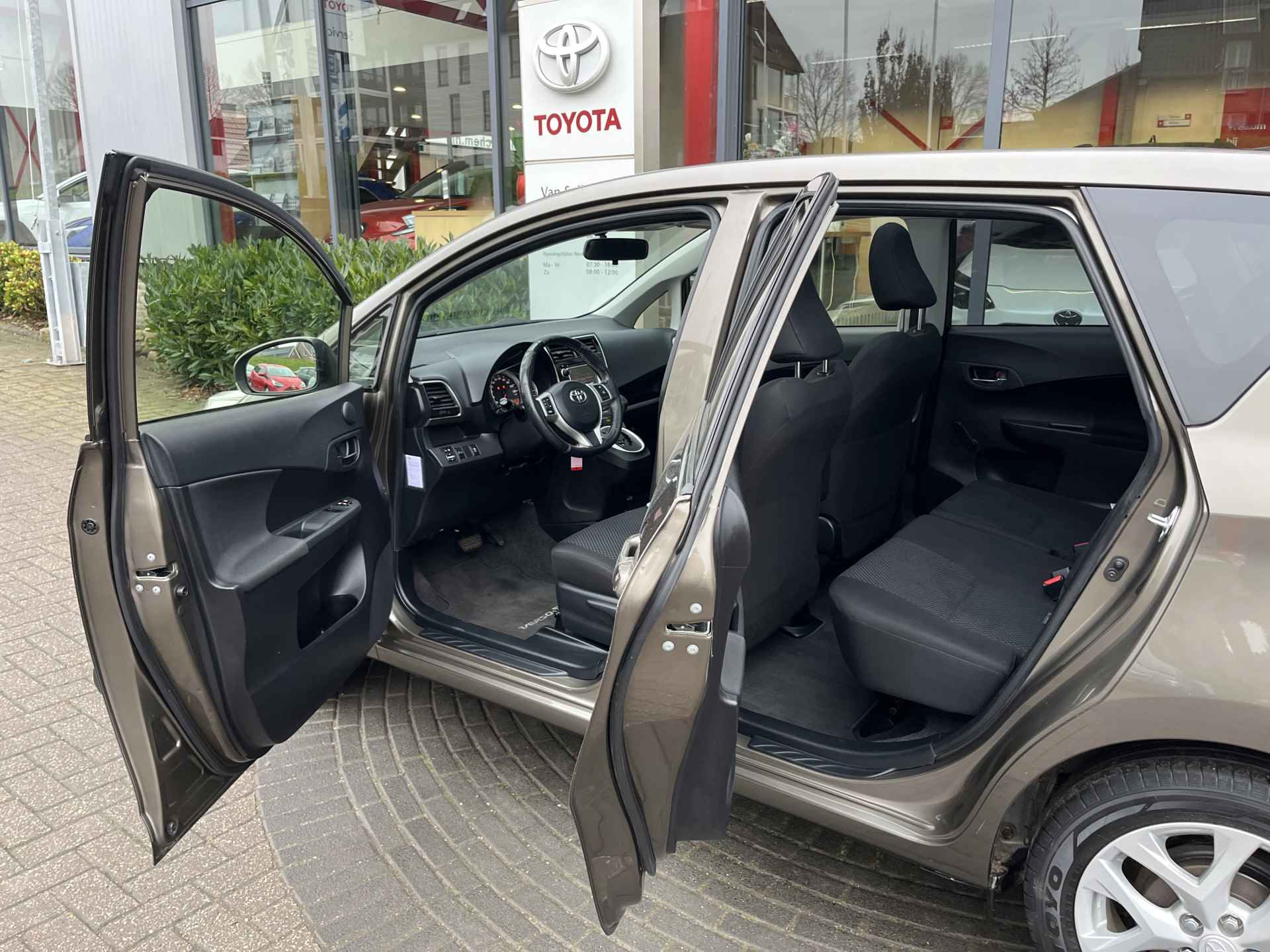 Toyota Verso-S 1.3 VVT-i Trend - 10/29