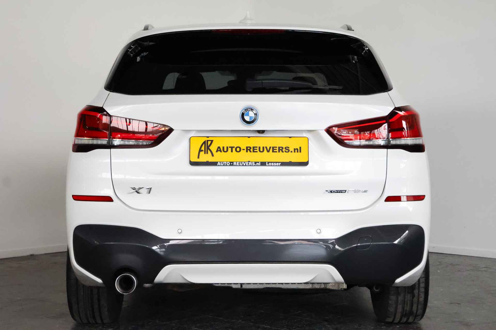 BMW X1 xDrive25e Executive M-Sport / Panoramadak / Adaptive cruise / Keyless / Navi / Trekhaak - 6/36