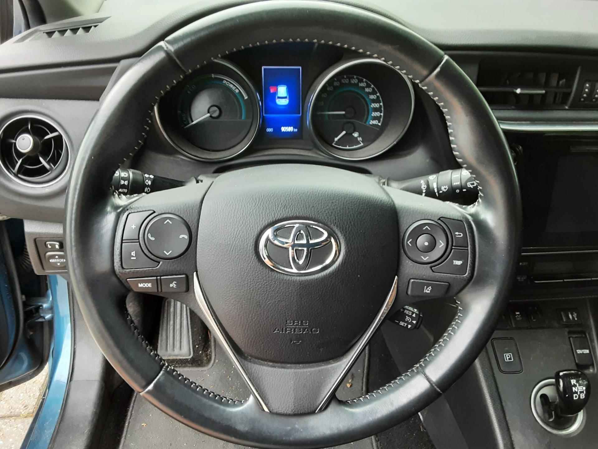 Toyota Auris 1.8 Hybrid Aspiration AUTOMAAT - 15/19