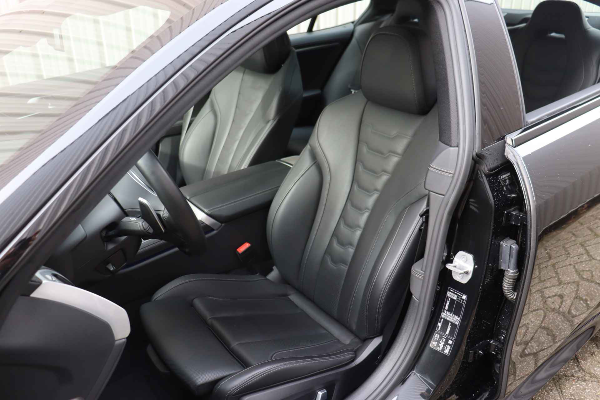 BMW 8 Serie Gran Coupé M850i xDrive High Executive Automaat / Panoramadak / Harman Kardon / Laserlicht / Parking Assistant Plus / Soft Close / Comfort Access / Driving Assistant Professional - 5/39
