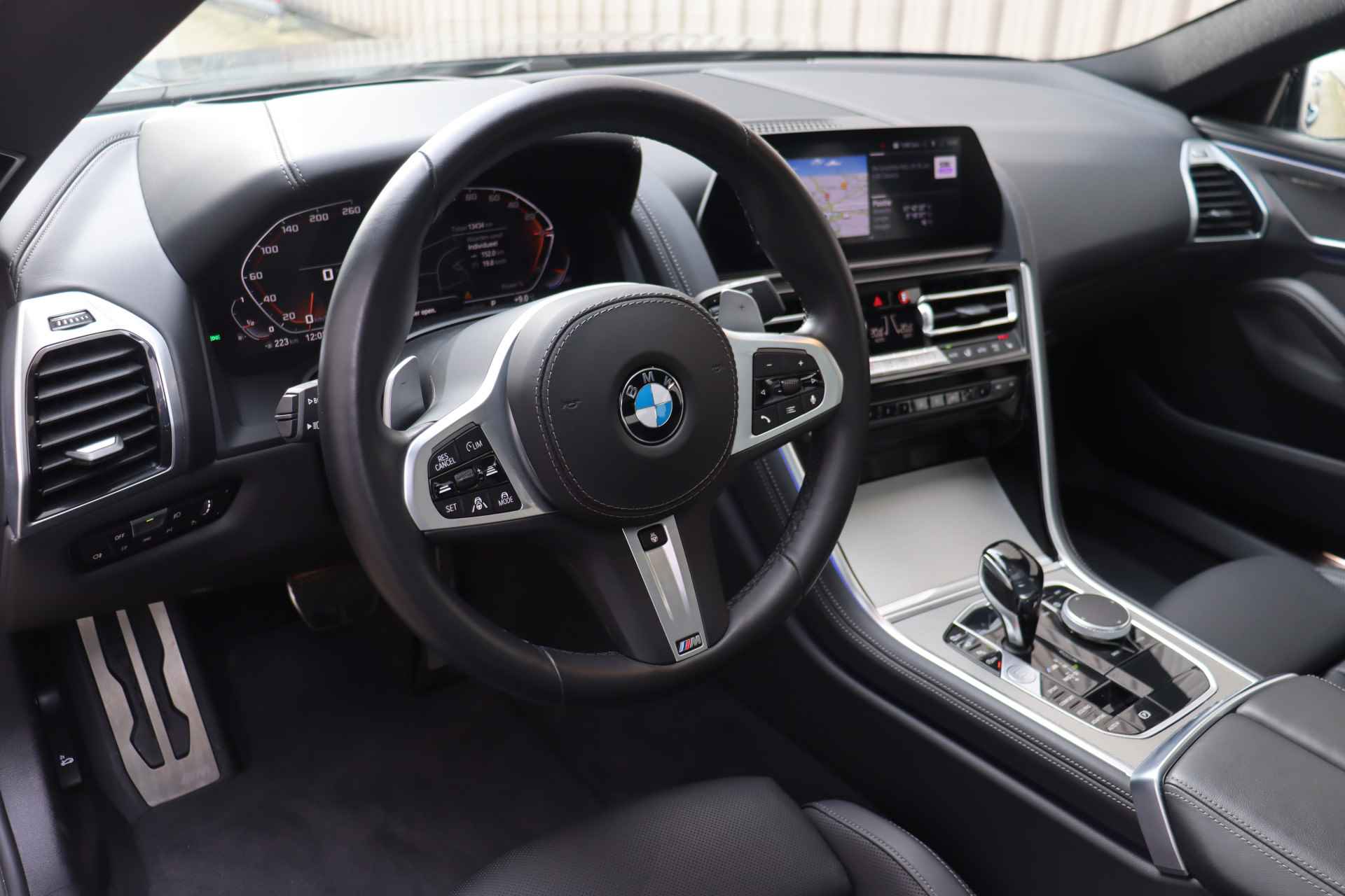BMW 8 Serie Gran Coupé M850i xDrive High Executive Automaat / Panoramadak / Harman Kardon / Laserlicht / Parking Assistant Plus / Soft Close / Comfort Access / Driving Assistant Professional - 16/39