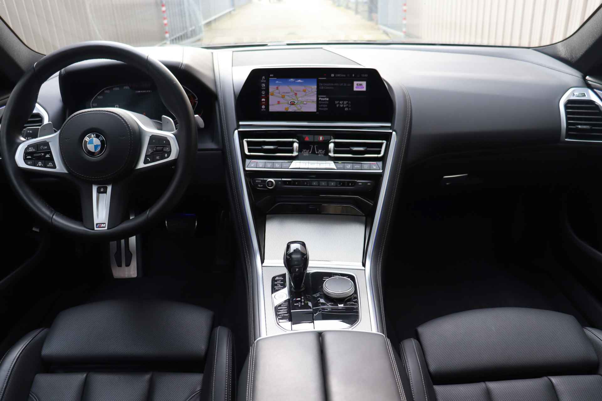 BMW 8 Serie Gran Coupé M850i xDrive High Executive Automaat / Panoramadak / Harman Kardon / Laserlicht / Parking Assistant Plus / Soft Close / Comfort Access / Driving Assistant Professional - 17/39
