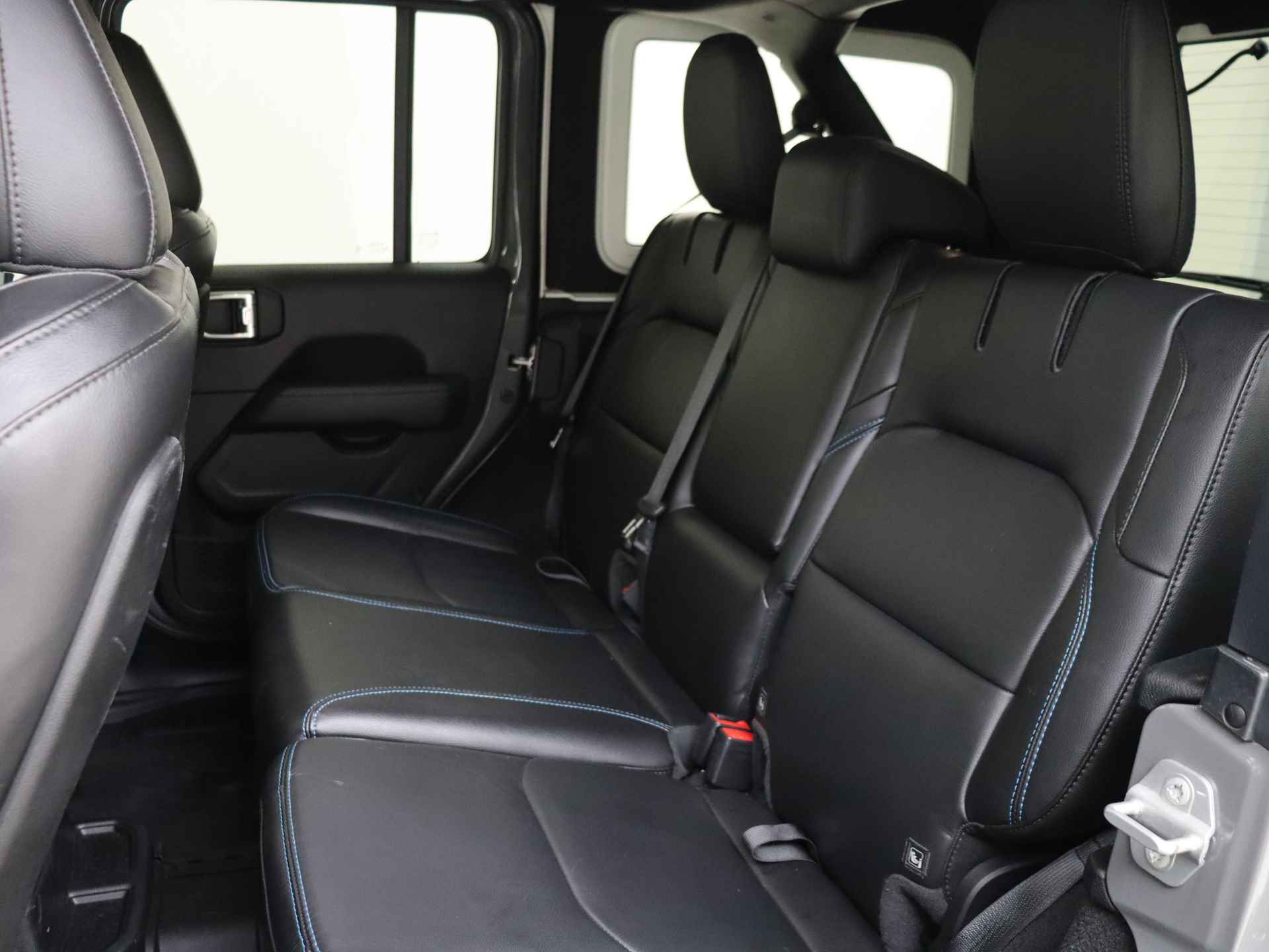 Jeep Wrangler Unlimited 4xe 380PK Rubicon | Leder | Navigatie | Camera | Stoel- en Stuurverwarming | - 13/43