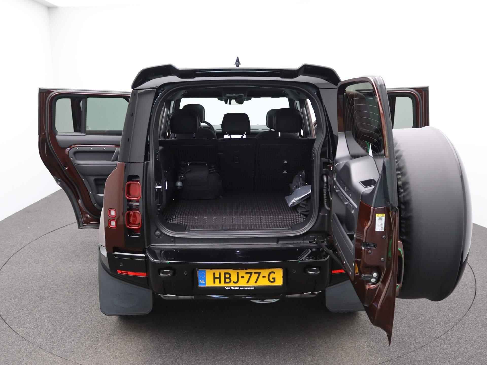 Land Rover Defender 110 2.0 P300e 110 Sedona Edition | Elektrische trekhaak | Urban achterspoiler | Spatlappen | Cold Climate Pack | Sedona Red Pack - 13/52