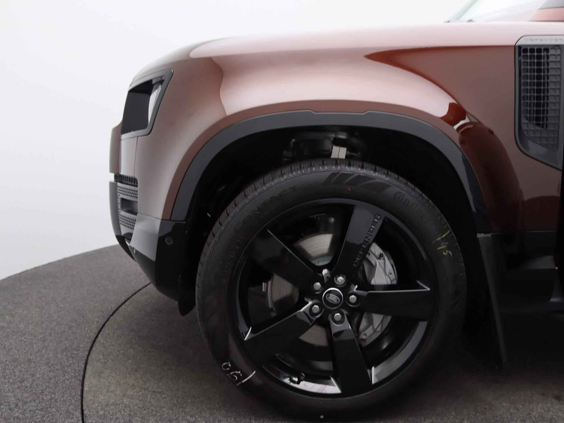 Land Rover Defender 110 2.0 P300e 110 Sedona Edition | Elektrische trekhaak | Urban achterspoiler | Spatlappen | Cold Climate Pack | Sedona Red Pack - 15/52